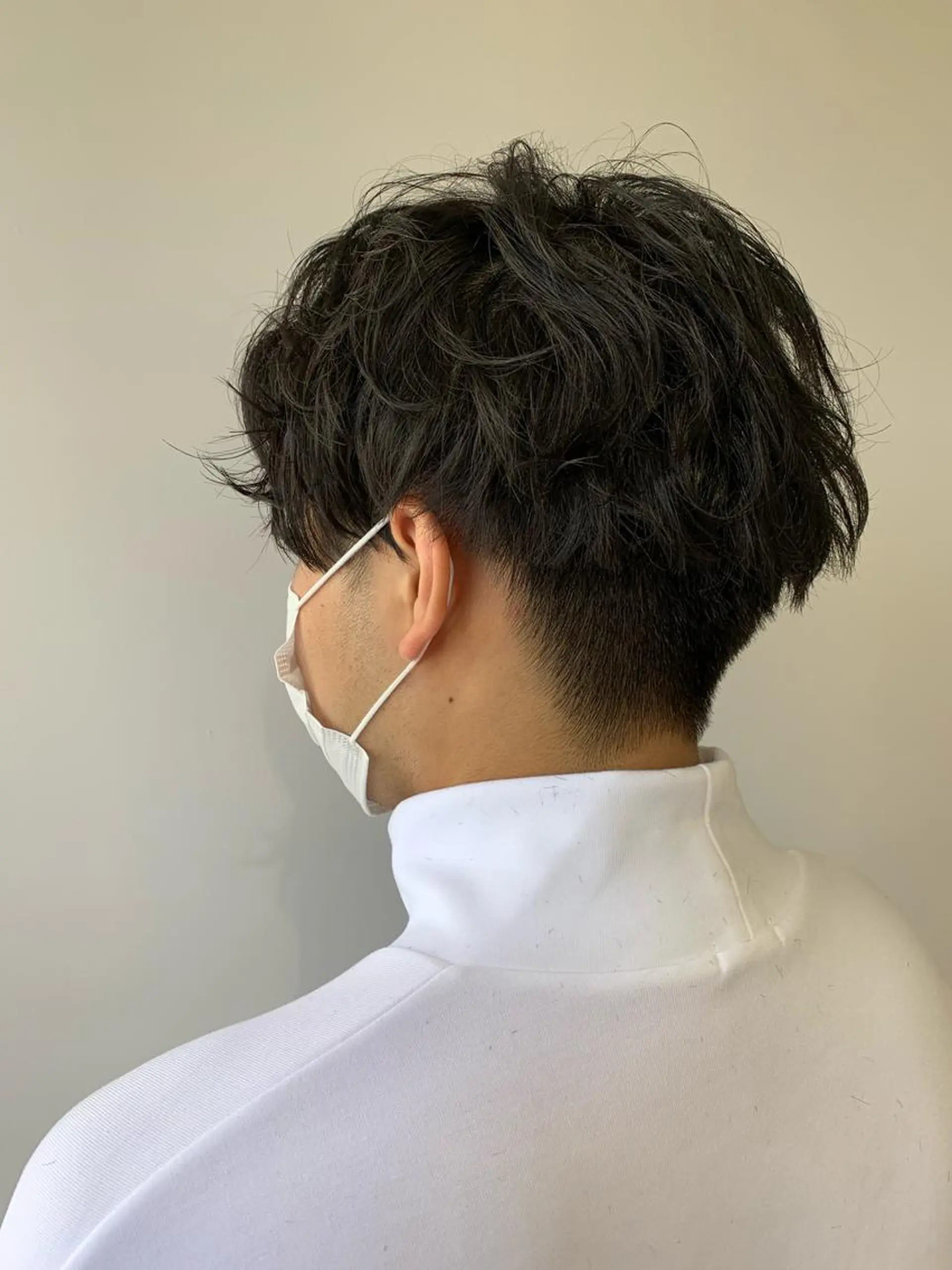 ショート メンズ センターパート メンズパーマ 刈り上げ stylist hiro  by schon所属・大人男髪/メンズ パーマ/hiroのヘアスタイル