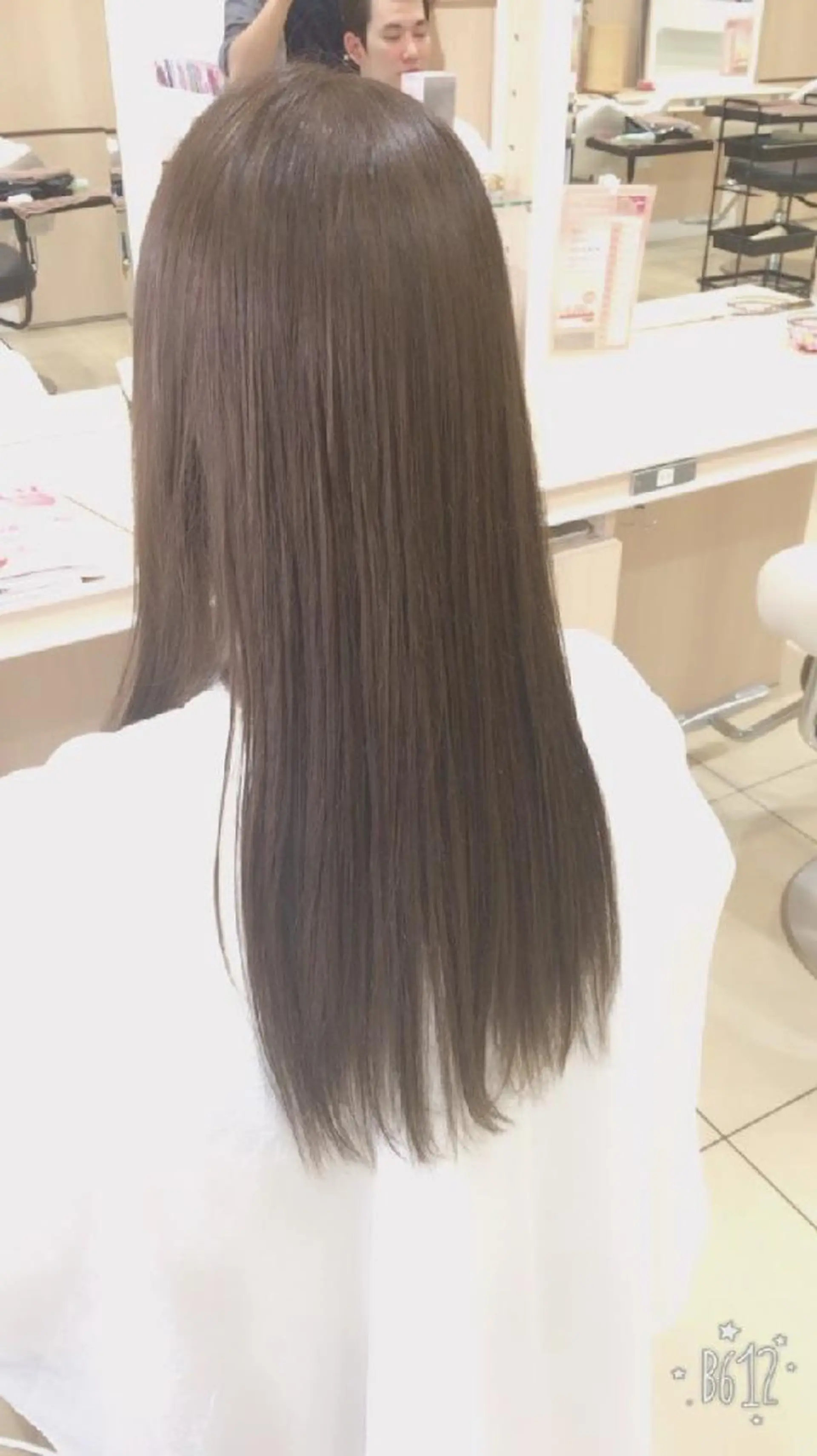 ロング カラー 山内 佐江子のヘアスタイル