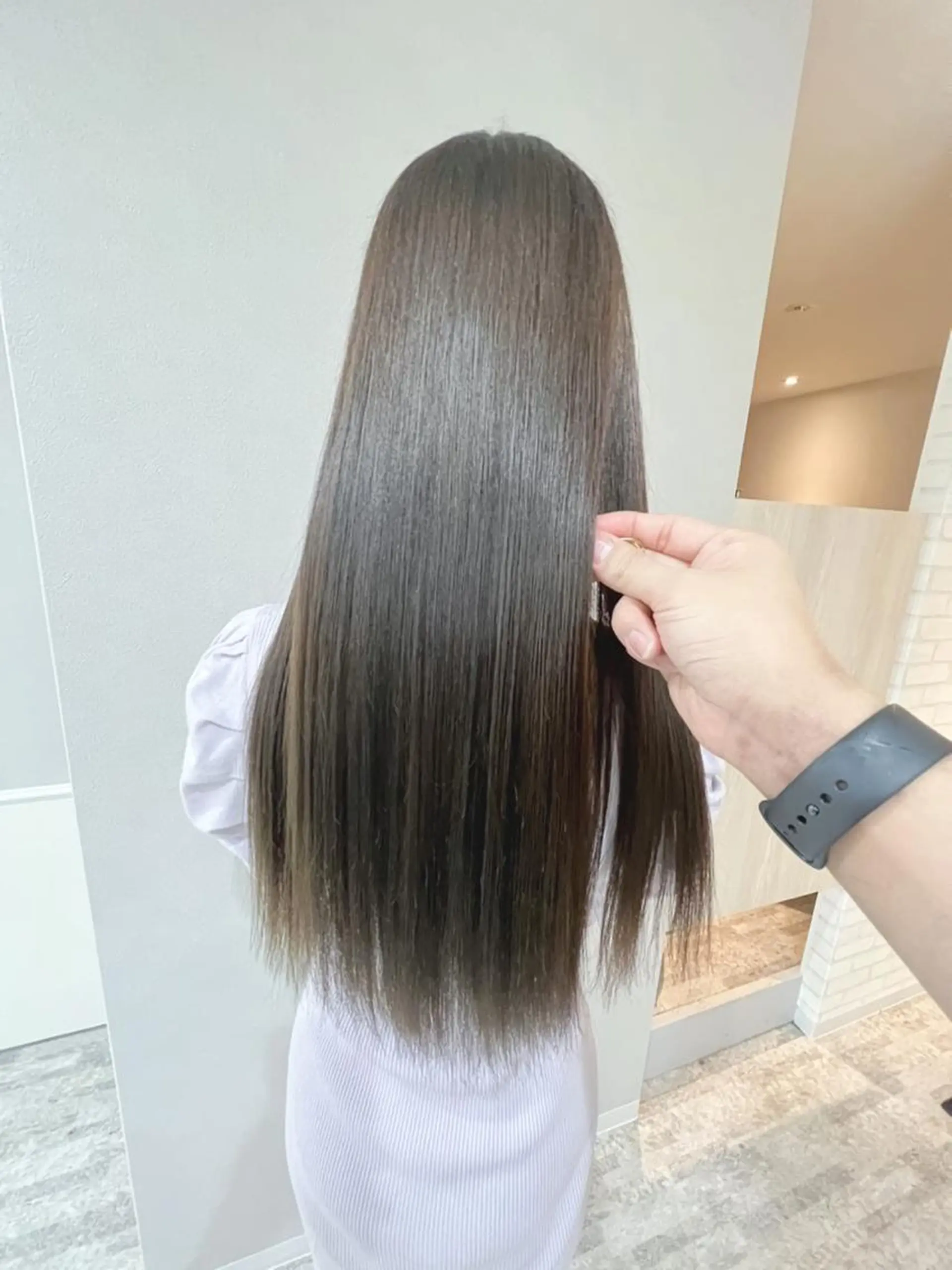 ロング 髪質改善 貸切サロンのヘアスタイル