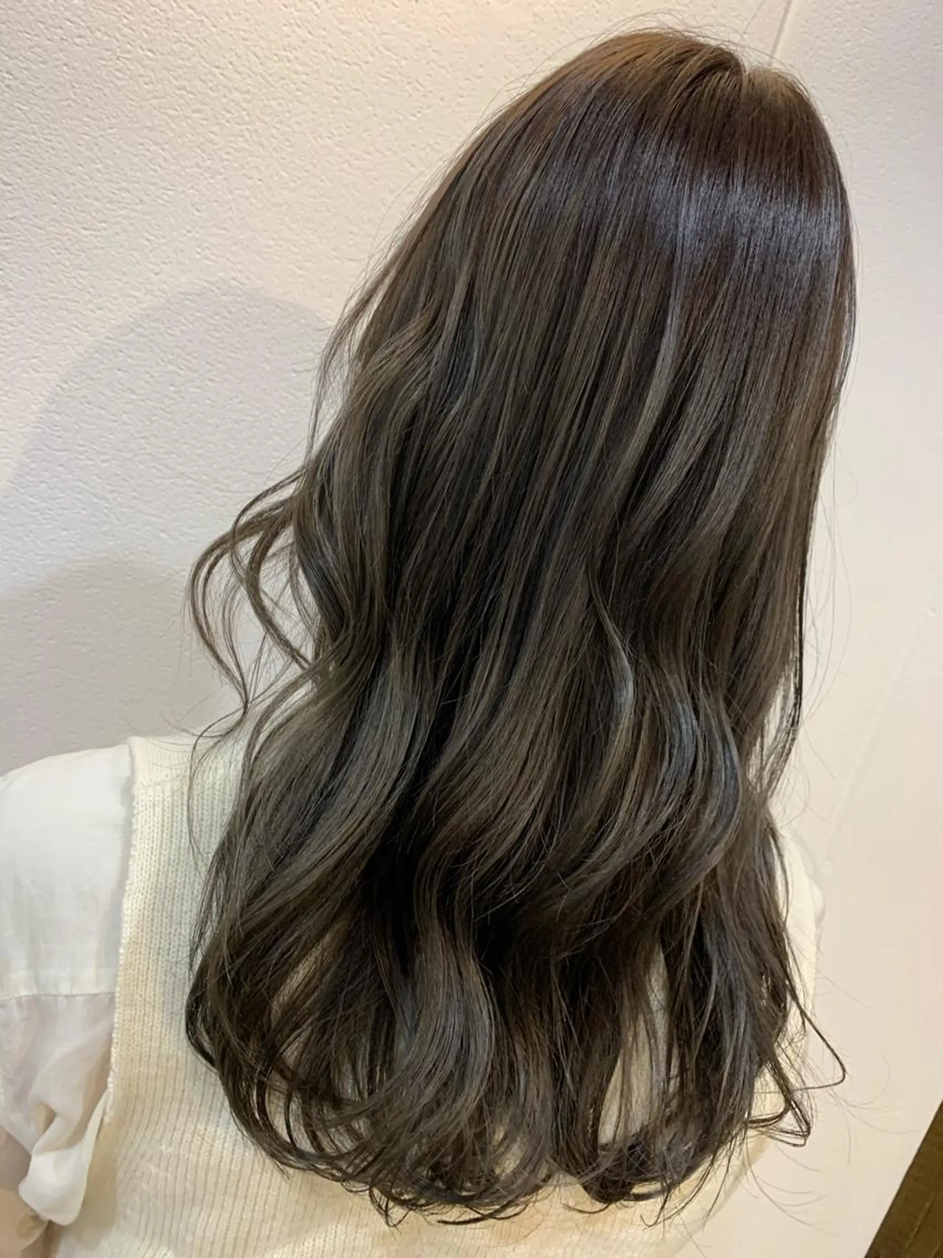 ロング カラー ベージュカラー Lolonois梅田 /Okazaki:)のヘアスタイル