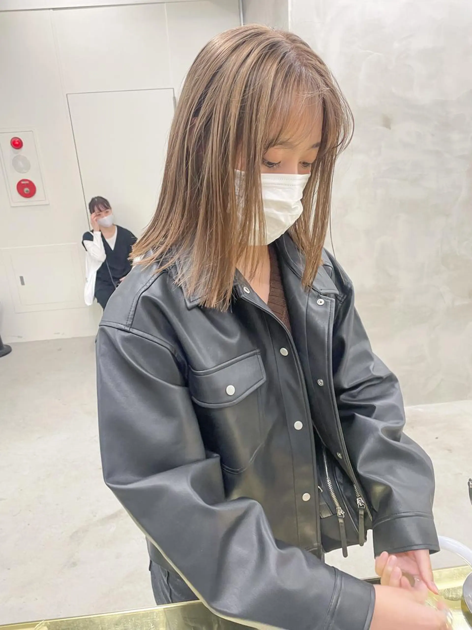 セミロング カラー カット ヘアカラー トリートメント yurika☁️ 似合わせ｜レイヤーのヘアスタイル