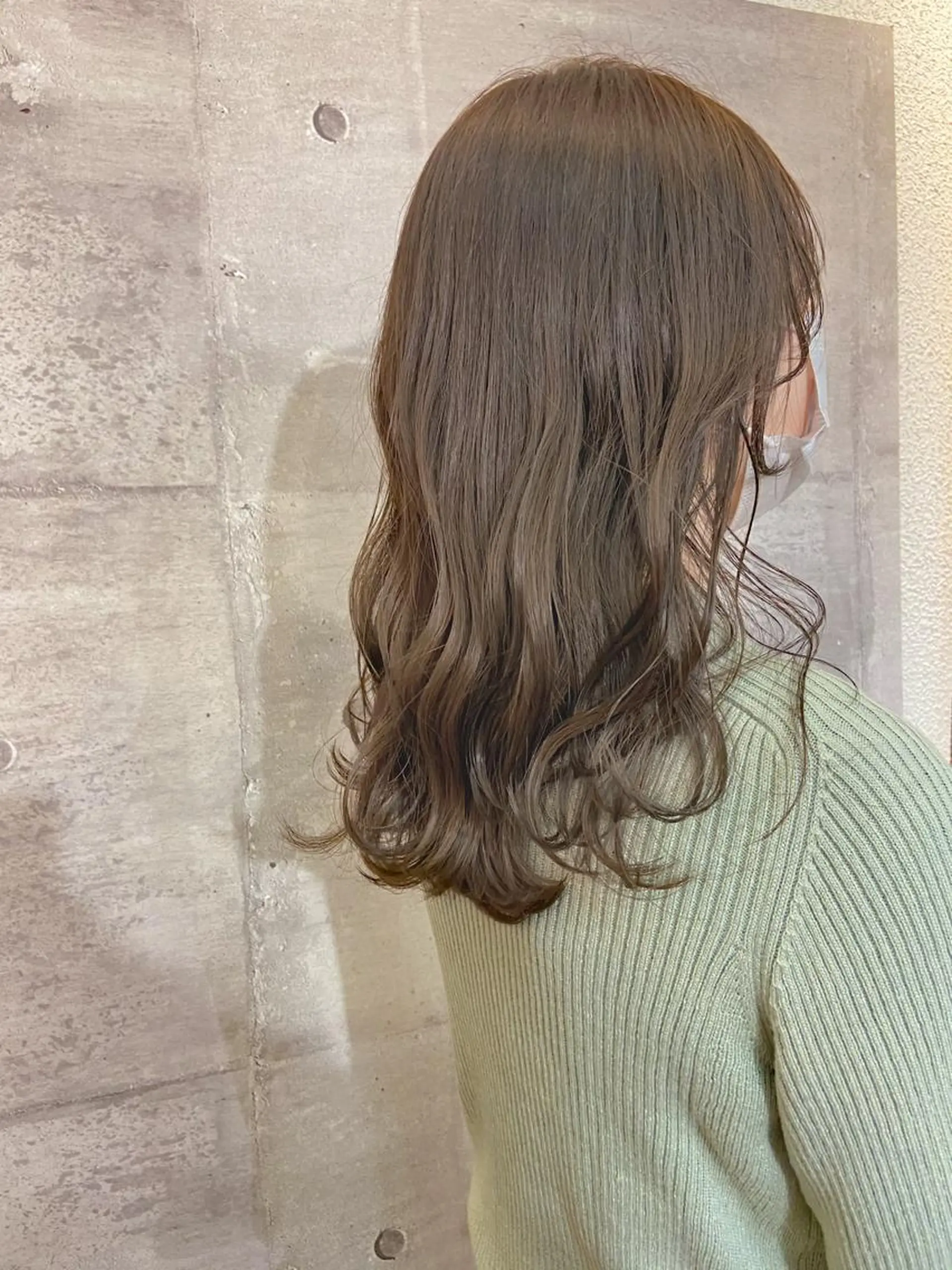 セミロング カラー アッシュ ケアカラー 透明感カラー ハイライトカラー ハイトーンカラー カット ヘアカラー トリートメント 岡本康平/ボブ /ブリーチ/レイヤーのヘアスタイル
