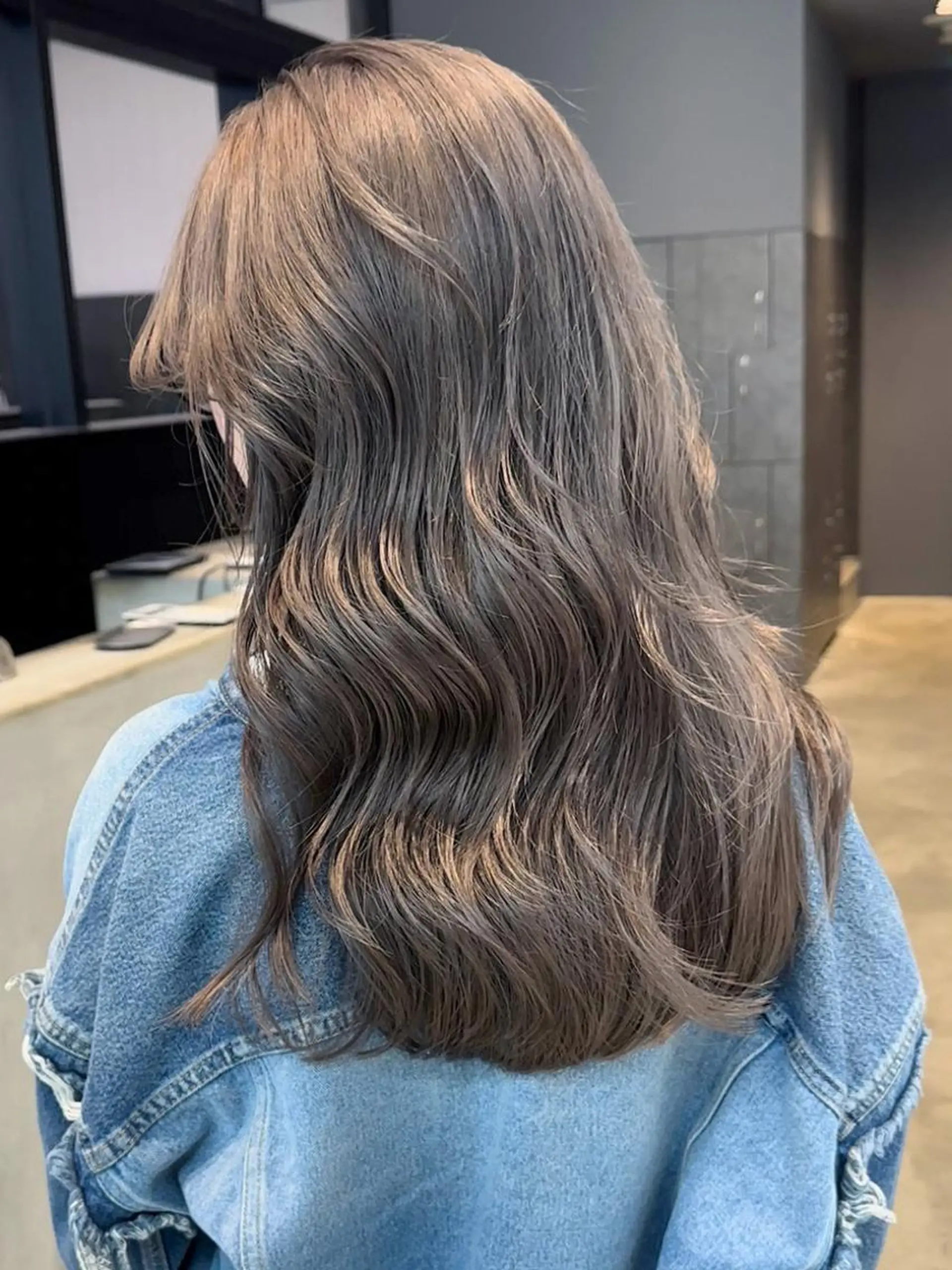 セミロング カラー パーマ ヘアアレンジ ベージュカラー ミルクティーベージュ カット ヘアカラー トリートメント ITbyALBUM 中野店のヘアスタイル