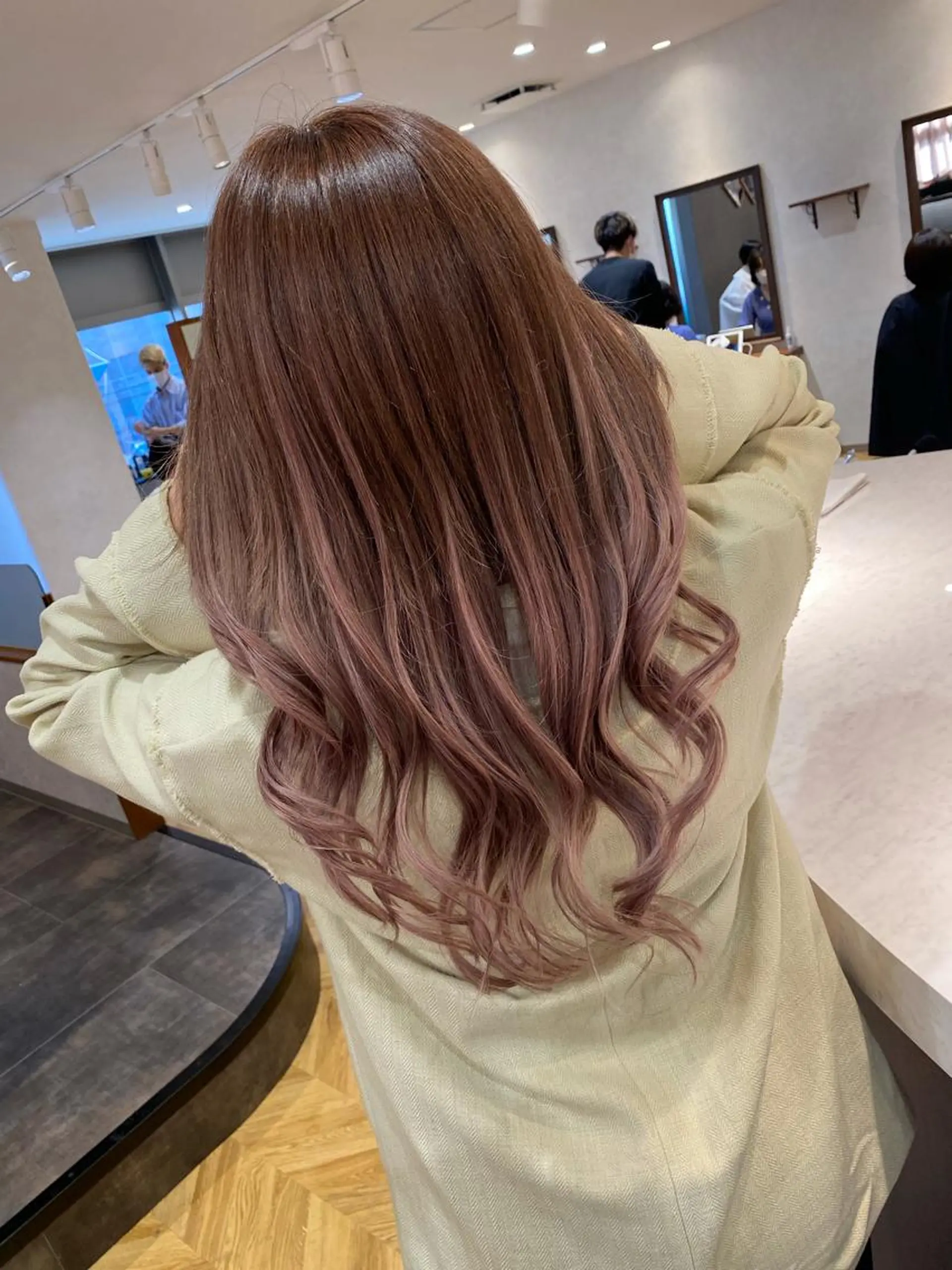ロング ヘアアレンジ カット ヘアカラー トリートメント 💛うる艶ハイトーン LEON💛のヘアスタイル