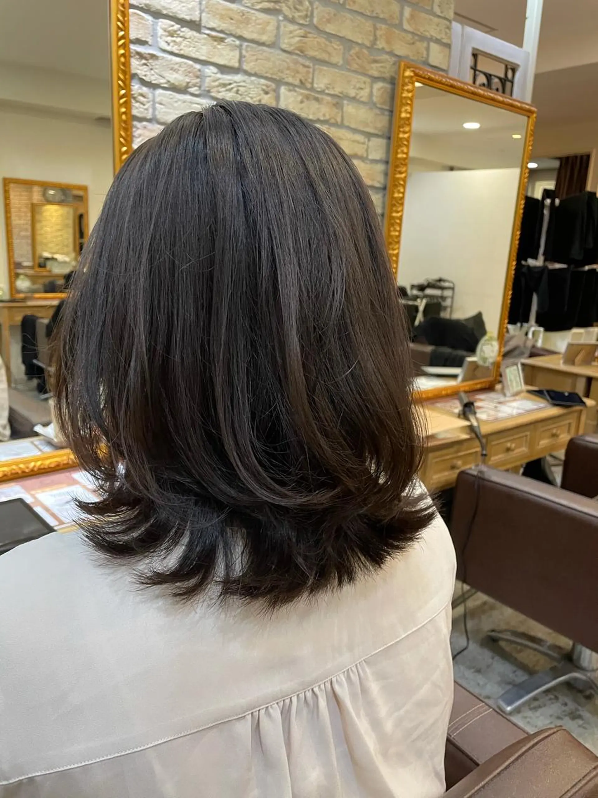 ミディアム 縮毛矯正×韓国ヘア ×髪質改善×レイヤーのヘアスタイル