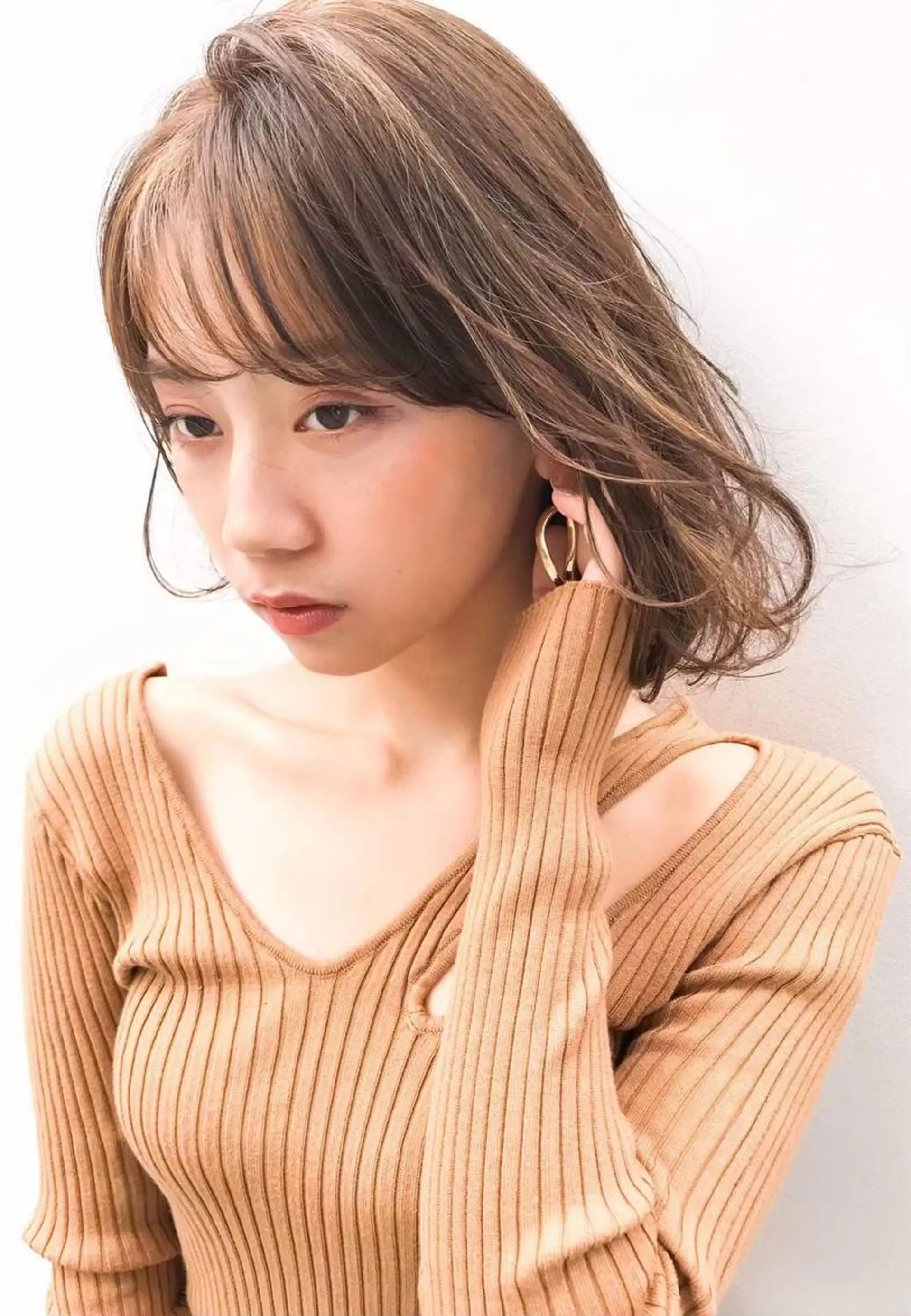 ミディアム ボブ カット パーマ 縮毛矯正 韓国ヘア/レイヤー/ 髪質改善のヘアスタイル