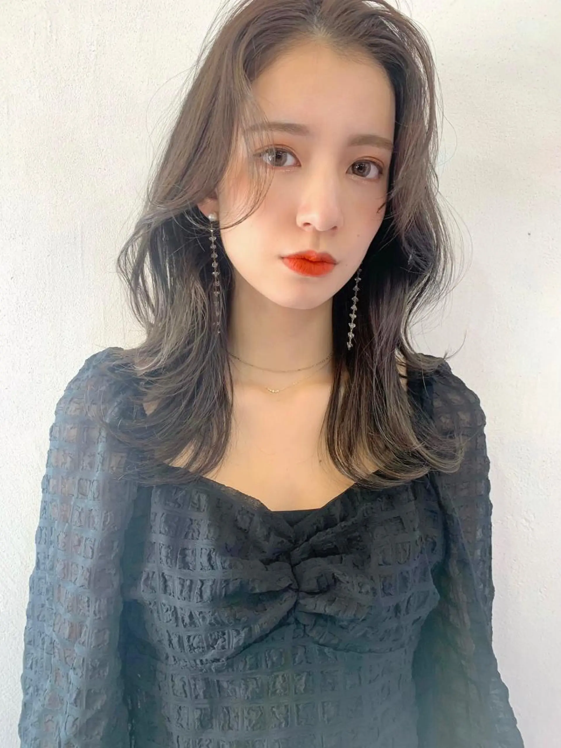 ミディアム 顔まわりレイヤー 韓国風ヘア レイヤーカット カット ヘアカラー トリートメント レイヤーカット、 大人可愛い 中村美羅のヘアスタイル