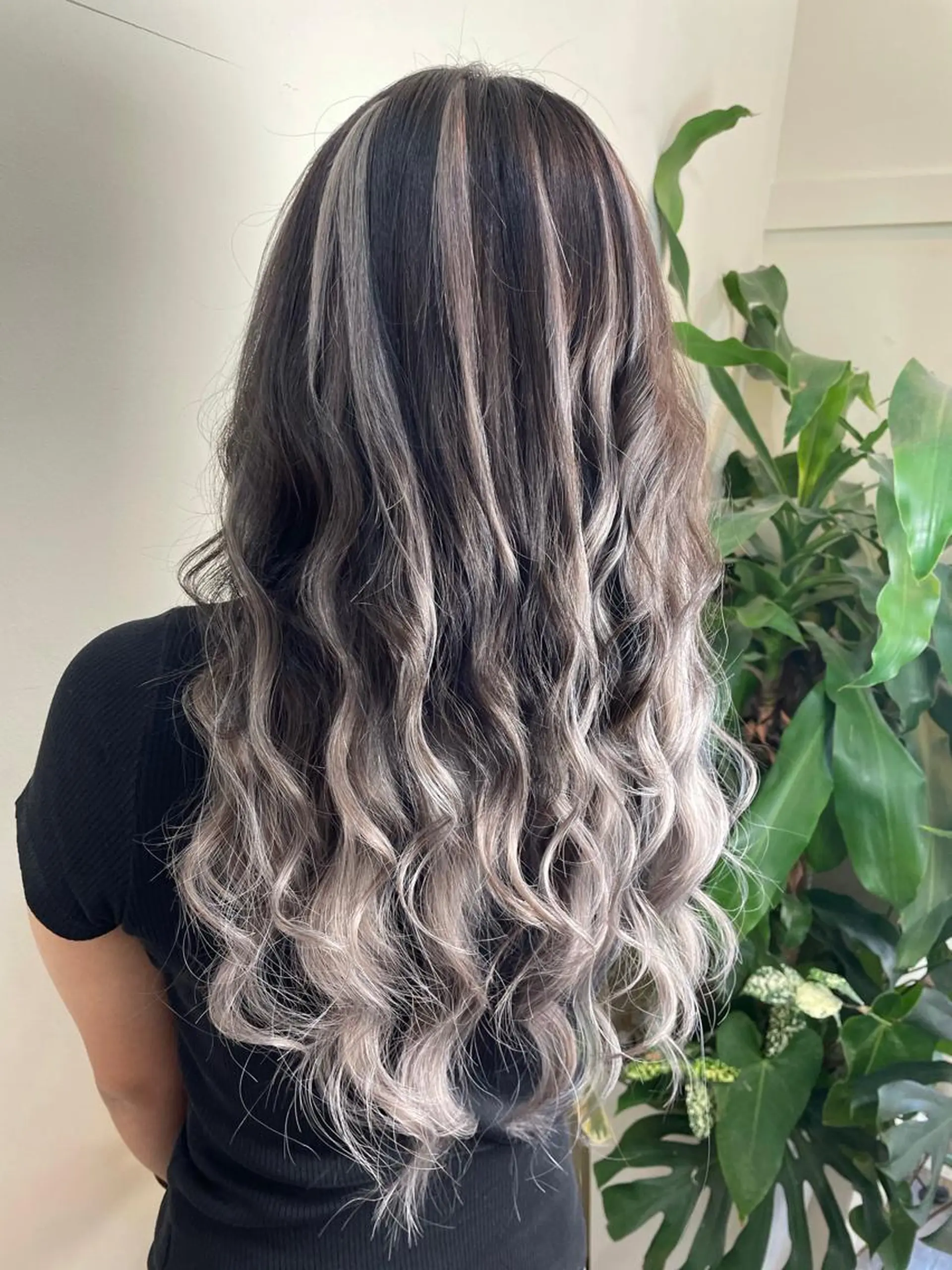 ロング カラー シールエクステ バレイヤージュ ブリーチ ケアブリーチ ダブルカラー エクステ WEST OLAND加藤圭介のヘアスタイル