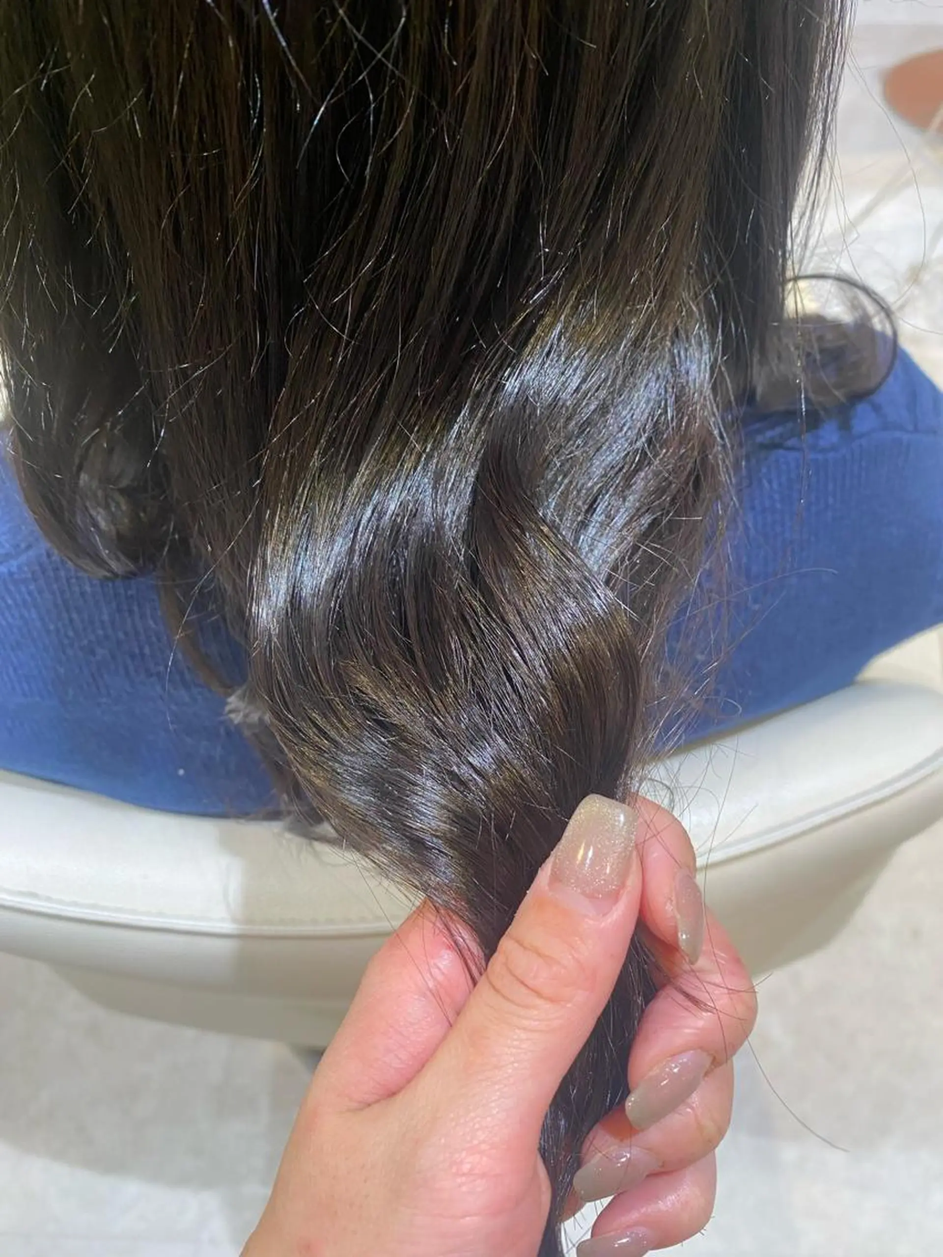 セミロング ヘアカラー 梛木 唯のヘアスタイル