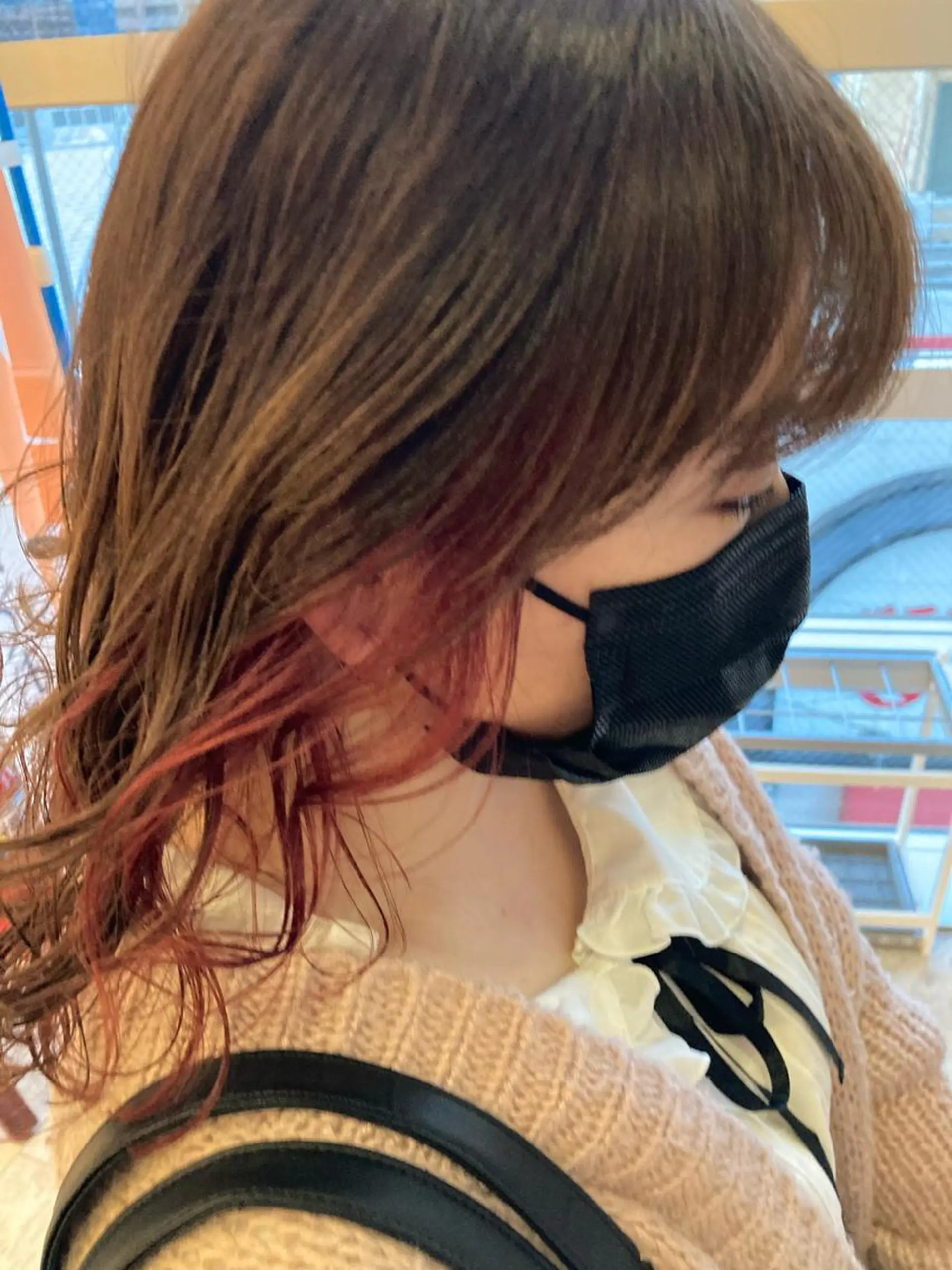 セミロング カラー インナーカラー ピンクカラー ヘアカラー 岩崎 裕司のヘアスタイル