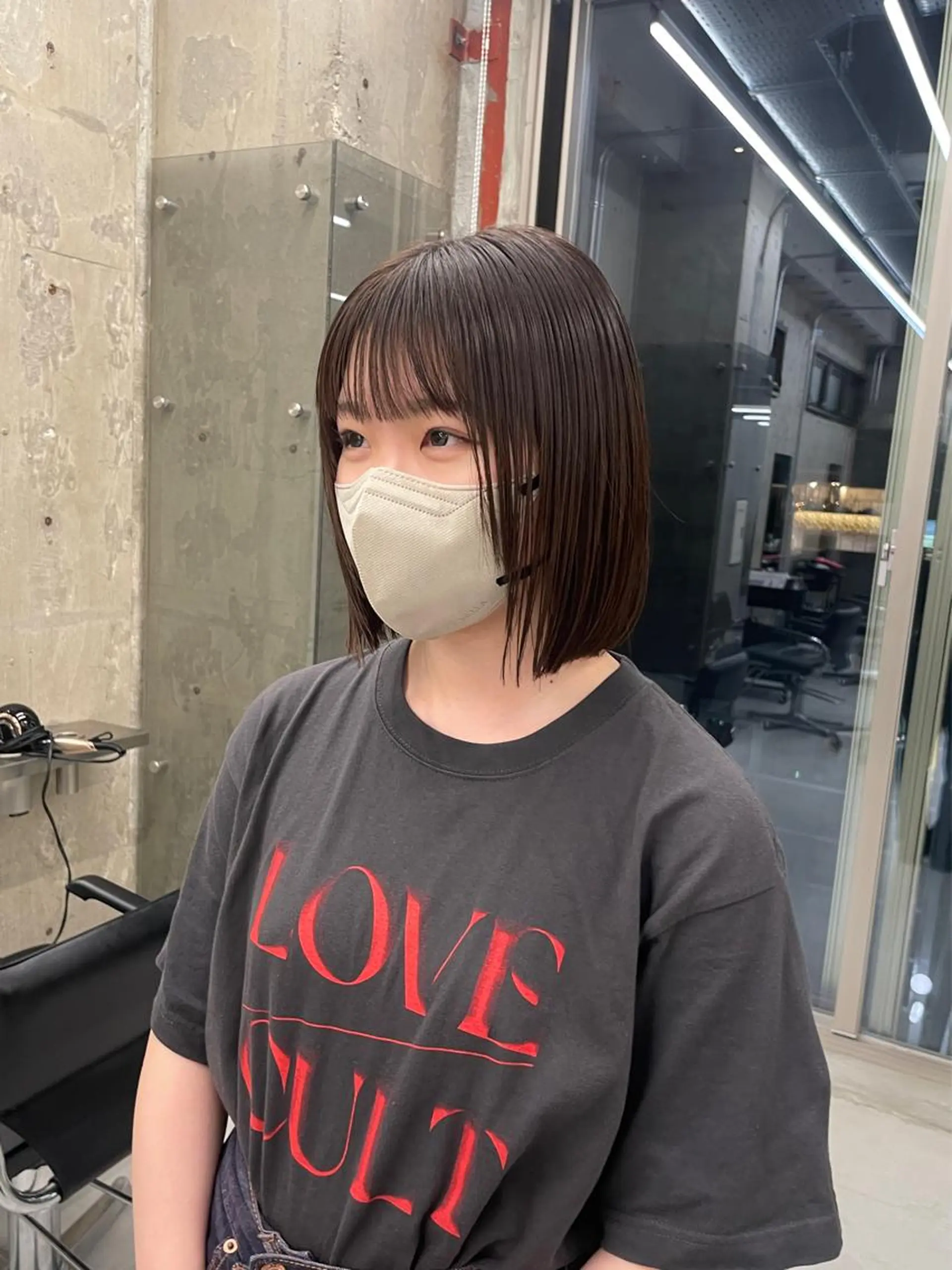 ミディアム 切りっぱなしボブ ボブ SALOWIN所属・ボブ/ハイトーン YUIのヘアスタイル