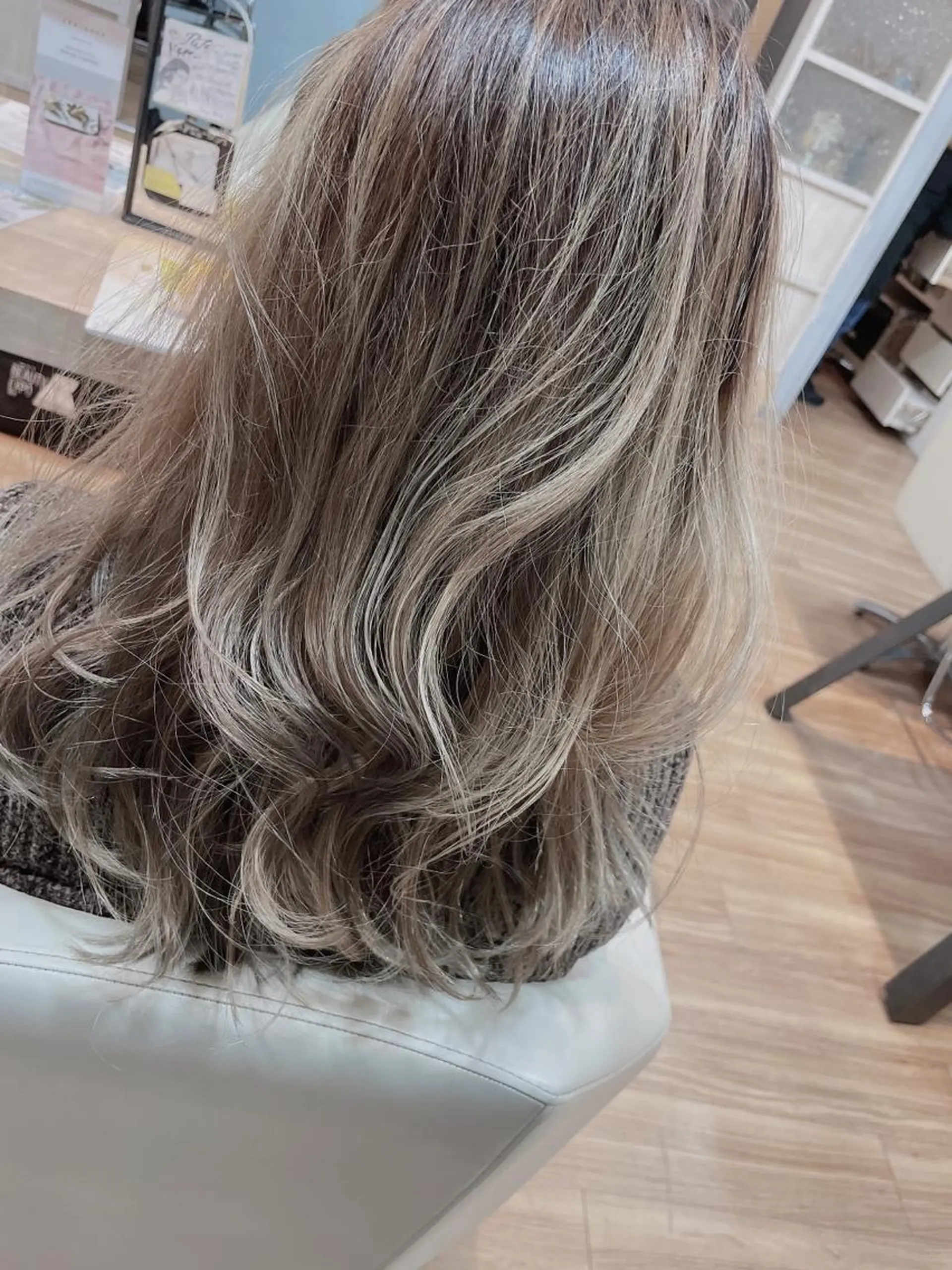 ロング カラー ヘアアレンジ バレイヤージュ ベージュカラー ブリーチ ダブルカラー レイヤーカット トレンド透明感カラー 大貫 昂涼 🐹のヘアスタイル