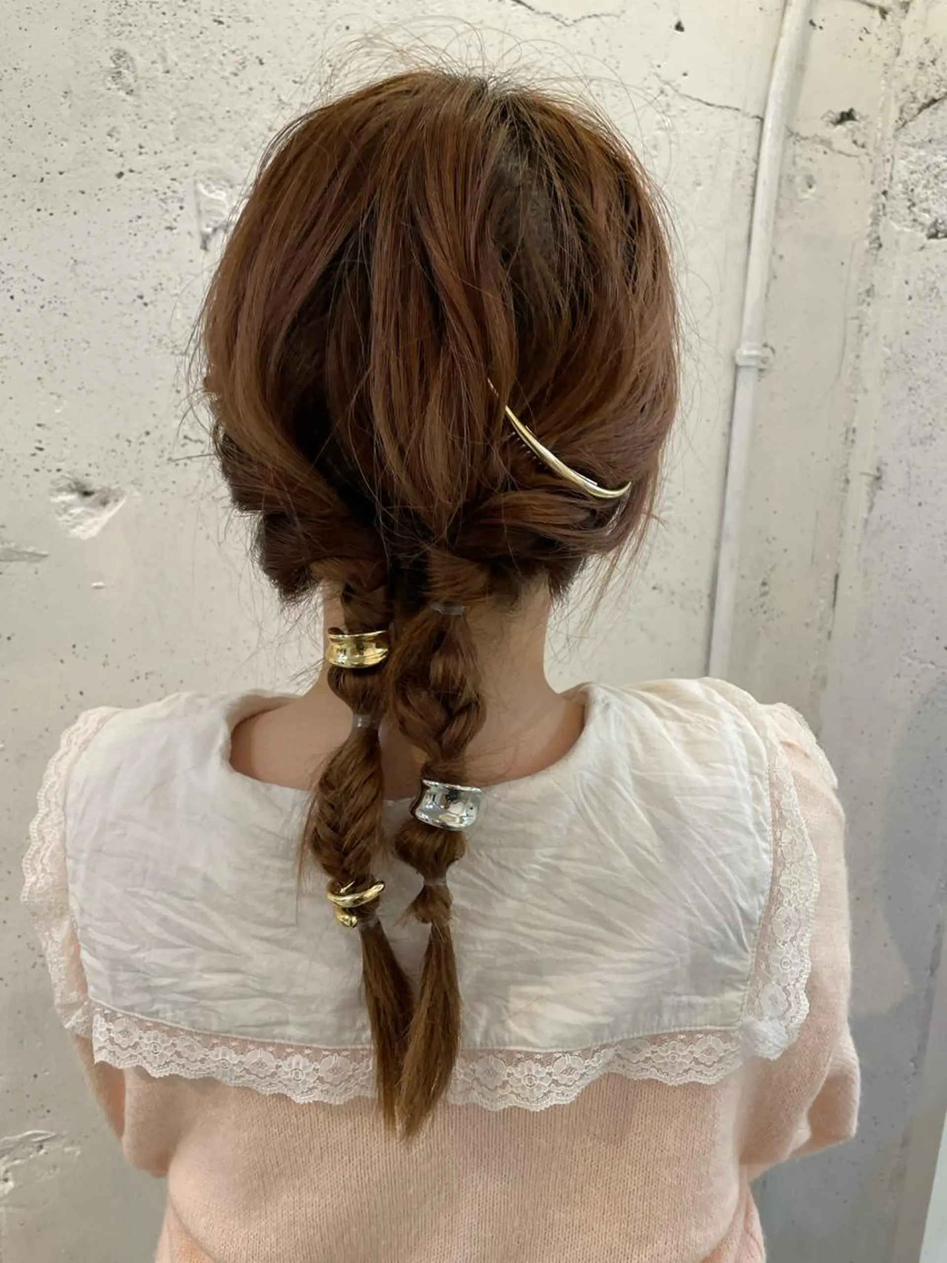 ヘアアレンジ ブリーチなしカラー レイヤーカットのヘアスタイル