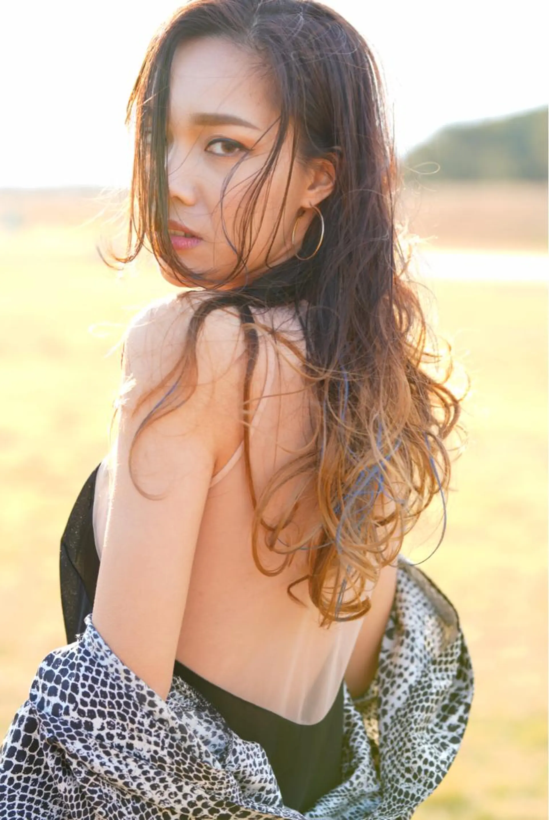 ロング カラー ハイトーン/レイヤー /ケアブリーチ石川治のヘアスタイル