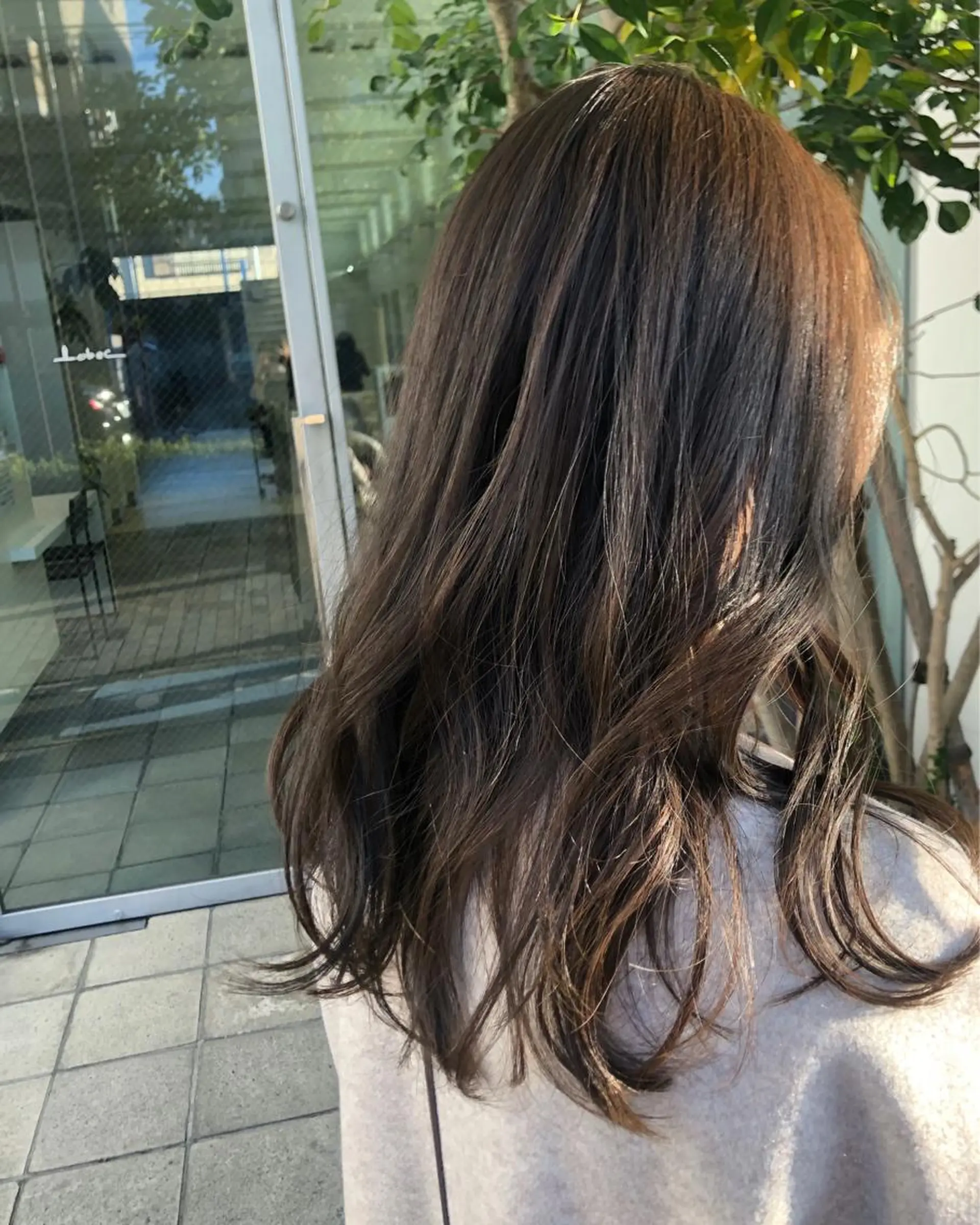 ロング カラー ブリーチ グレージュ イルミナカラー ブリーチなしカラー カット ヘアカラー 尾島 光季のヘアスタイル