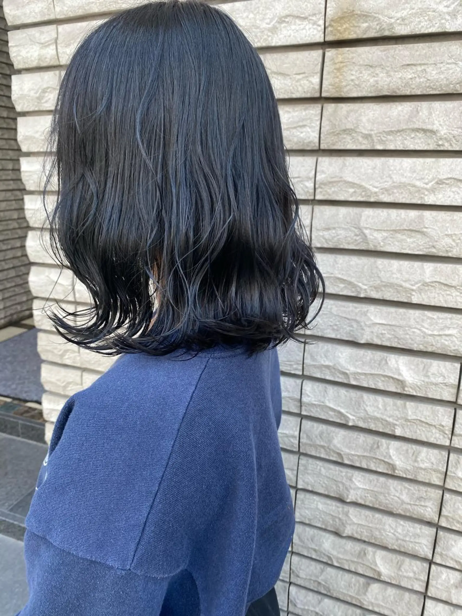カラー 黒髪 ブルーカラー ブルーブラック ヘアカラー AYANE 韓国ヘア /レイヤーカットのヘアスタイル