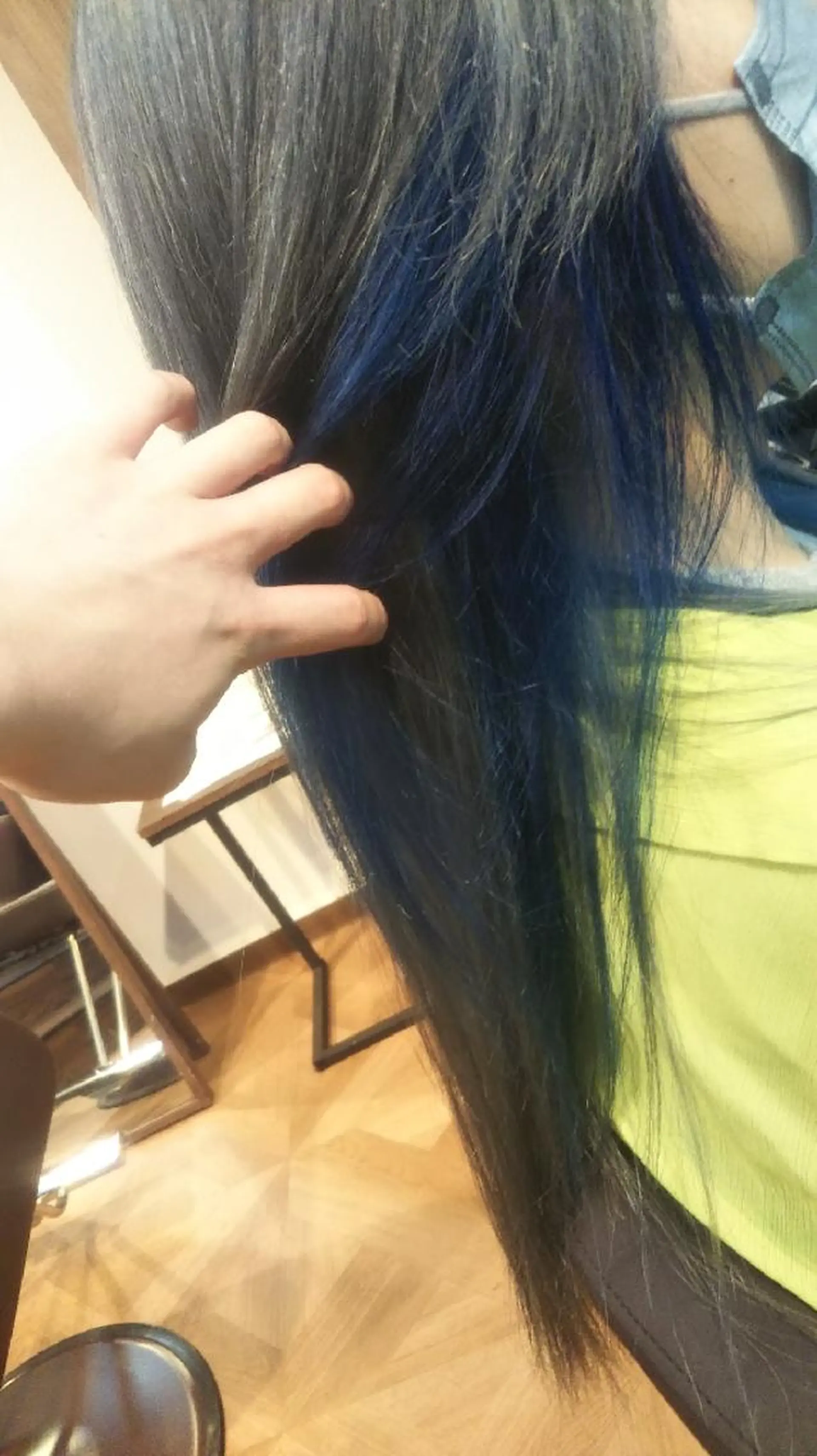 ロング カラー ブルーカラー シルバー カット ヘアカラー 久村 奈菜のヘアスタイル