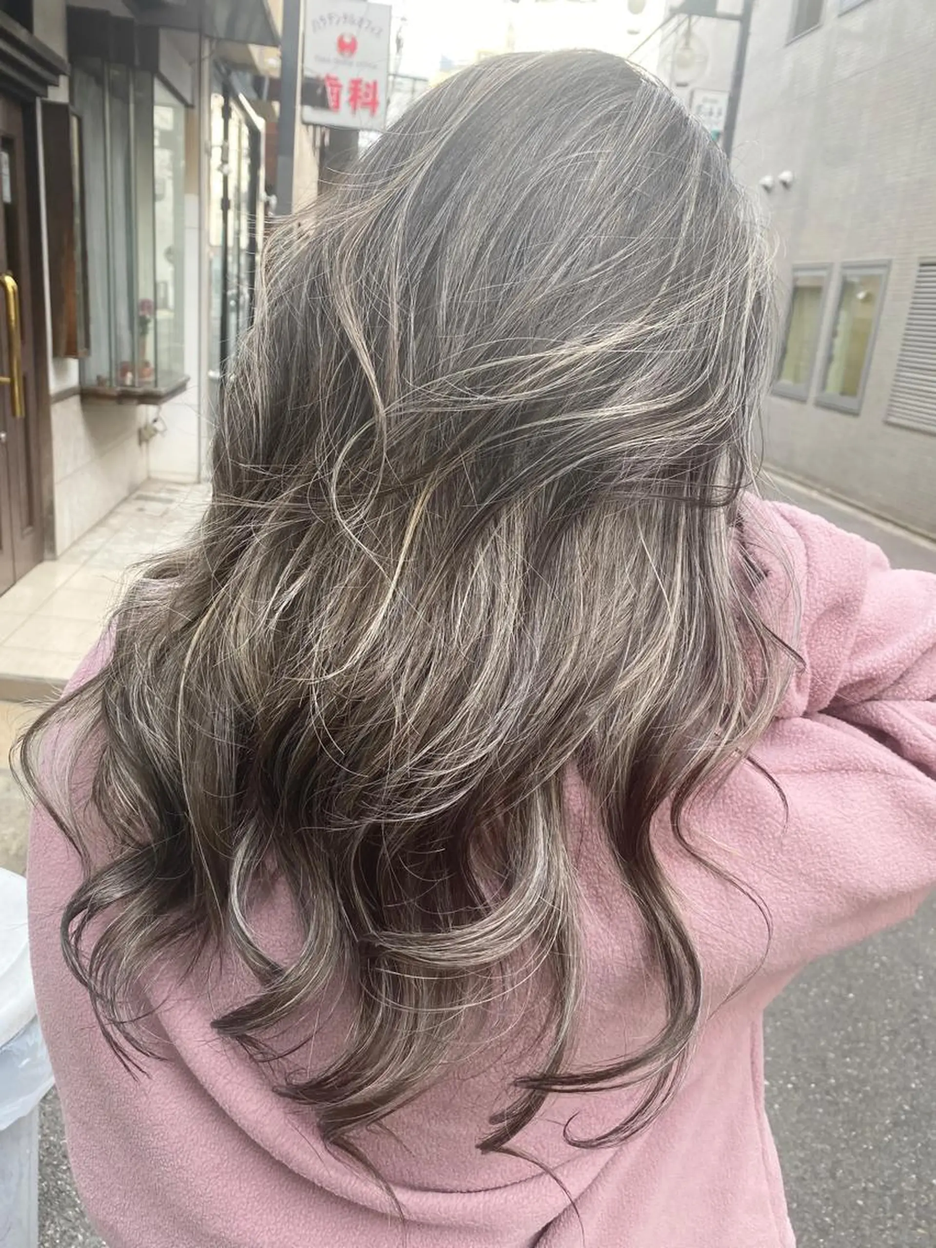 セミロング カラー ヘアアレンジ ネイル マツエク・マツパ ハイライトカラー ハイライト カット ヘアカラー トリートメント 井上 一平のヘアスタイル