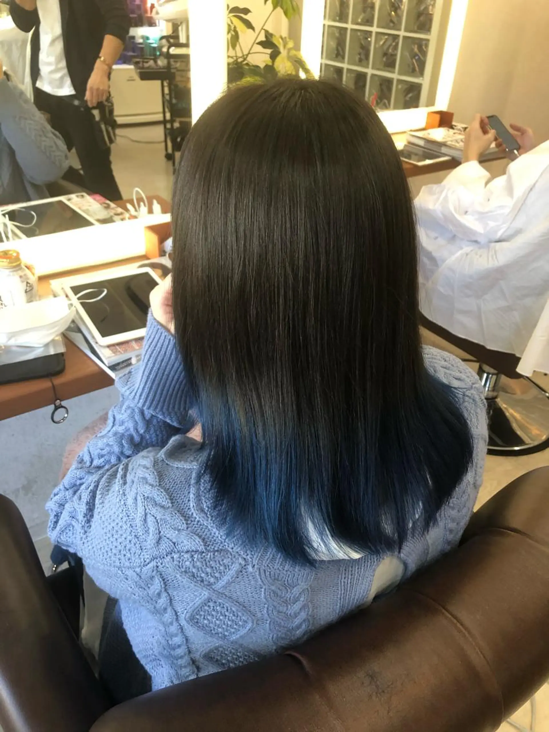 ミディアム カラー ブルーカラー ネイビーカラー カット ヘアカラー トリートメント ヘアセット Aujua ソムリエ 勝又舞夏のヘアスタイル
