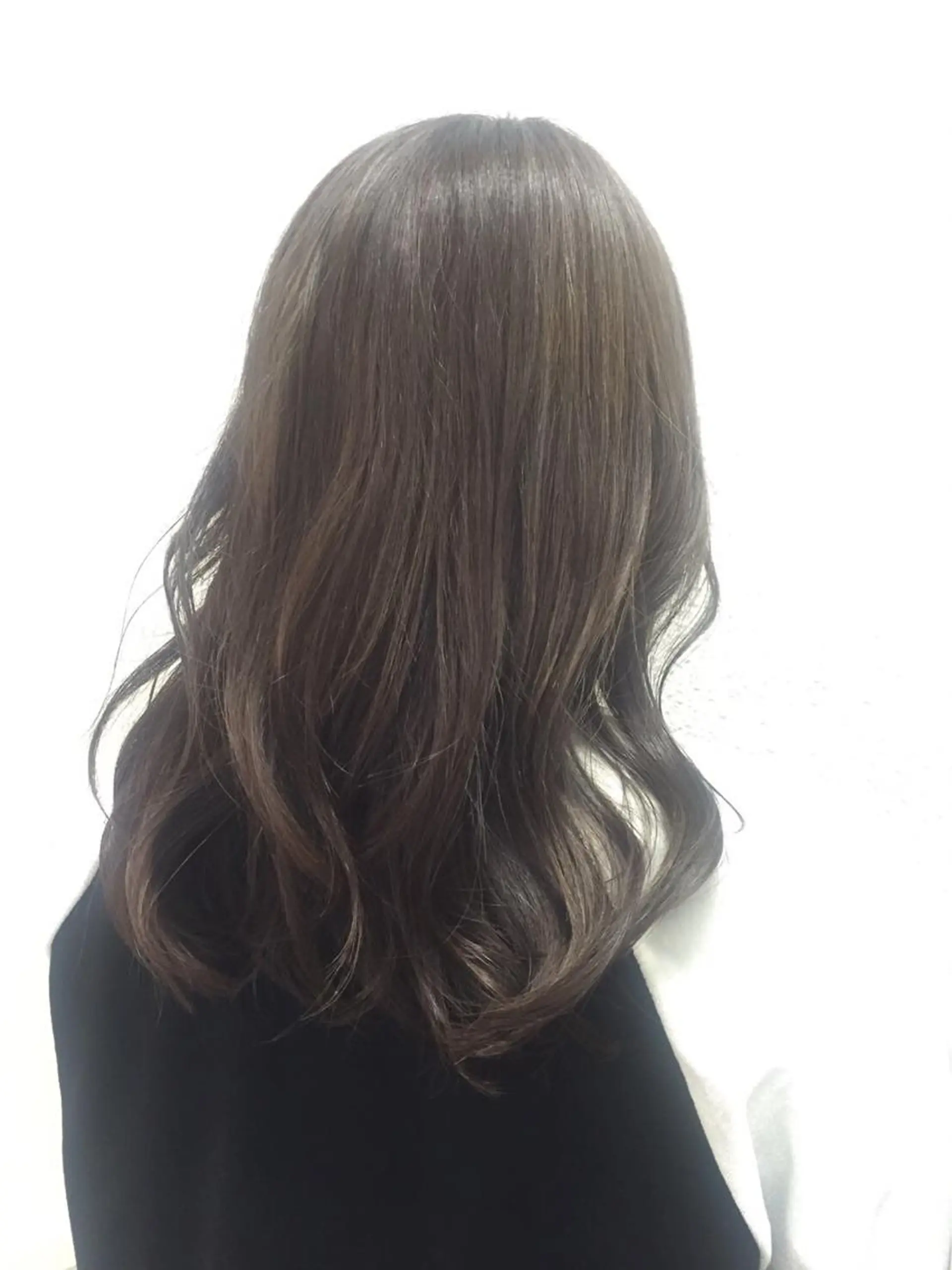 ロング カラー グレージュ にった みずきのヘアスタイル