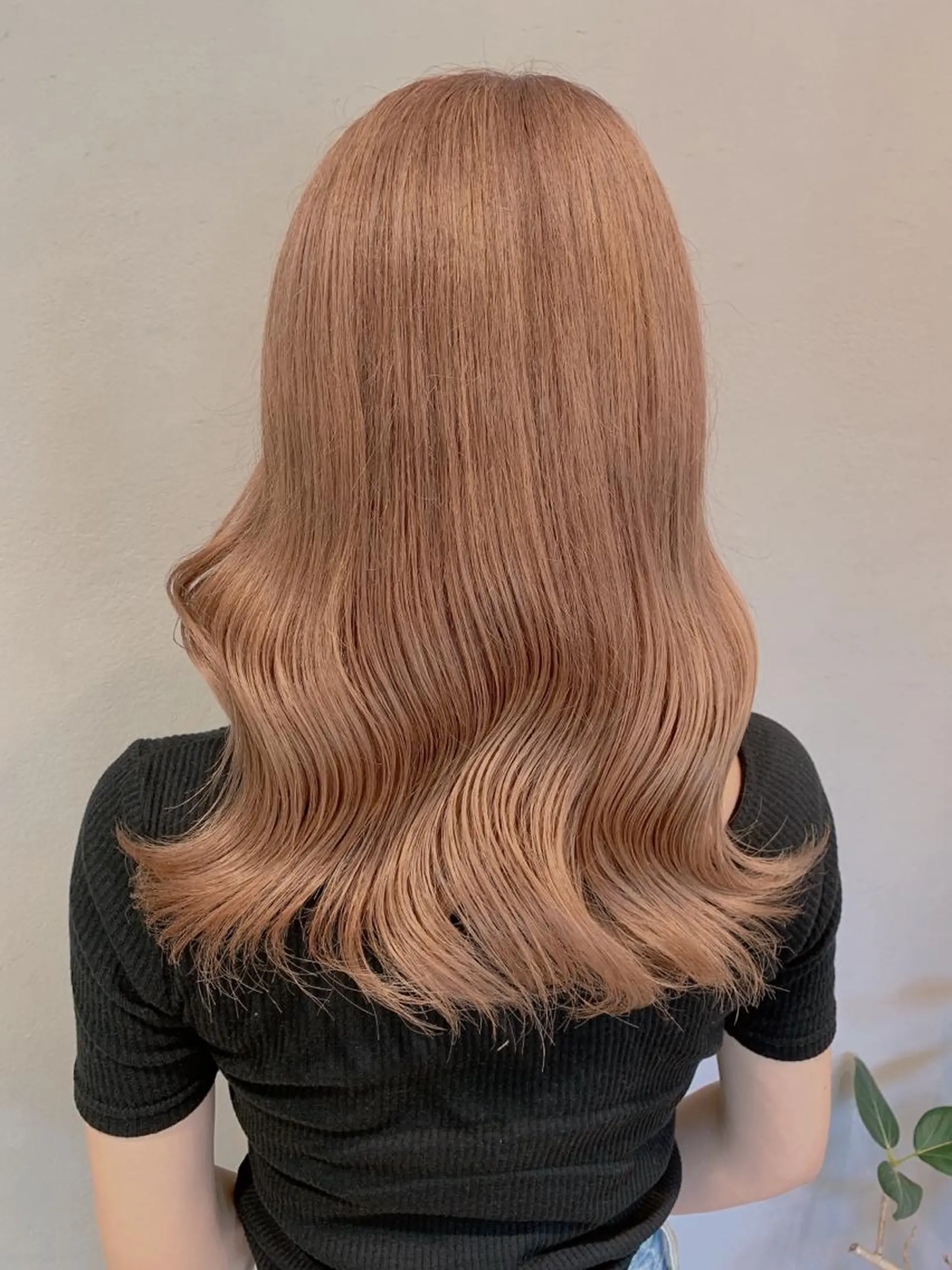 カラー ダブルカラー 村松 萌のヘアスタイル