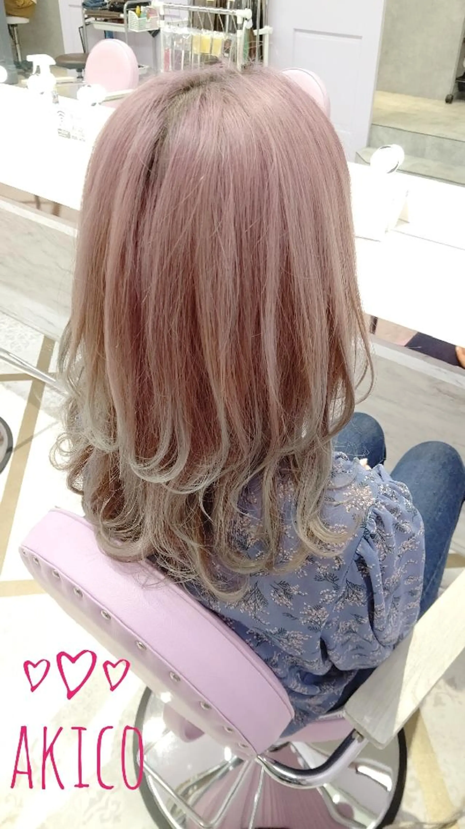 ロング ロング ウルフカット LUXBE GALLERY なんば駅前店所属・ラックスビーギャラリ ー AKICOのヘアスタイル