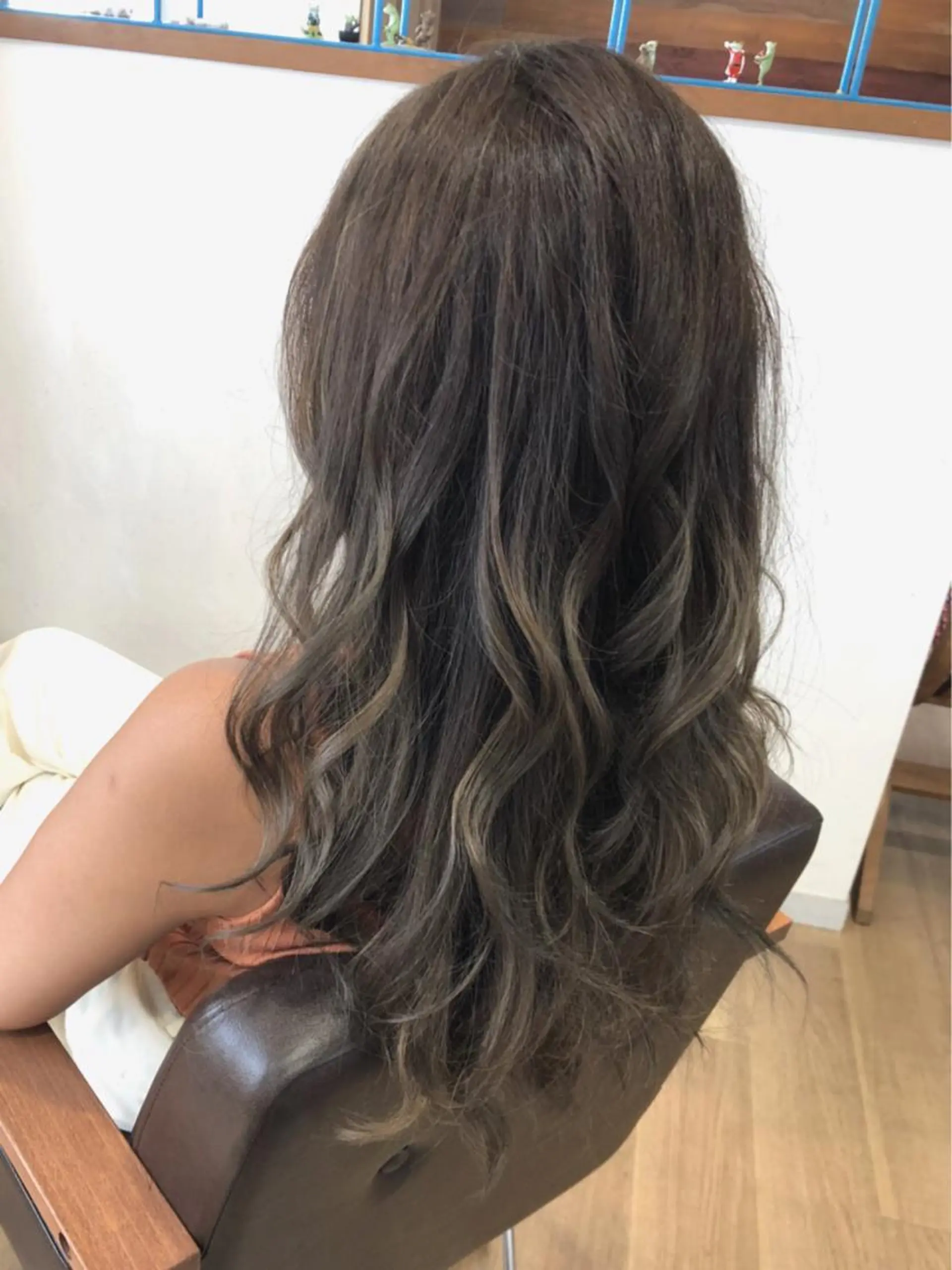 カラー 伊藤 かなのヘアスタイル