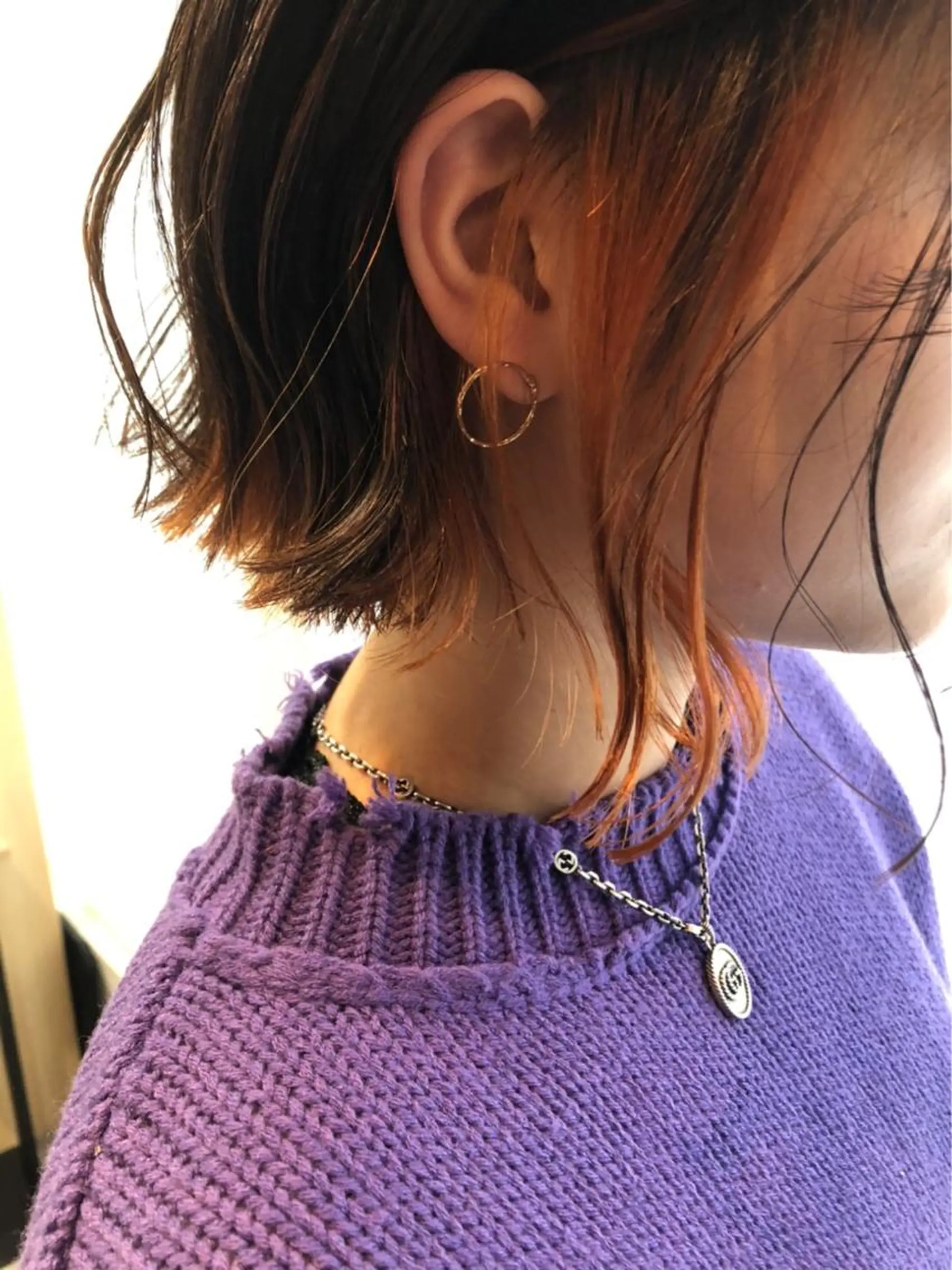 ミディアム カラー 黒髪 ブリーチ ブルーカラー ブルーブラック インナーカラー カット ヘアカラー ワタナベ テルマサのヘアスタイル