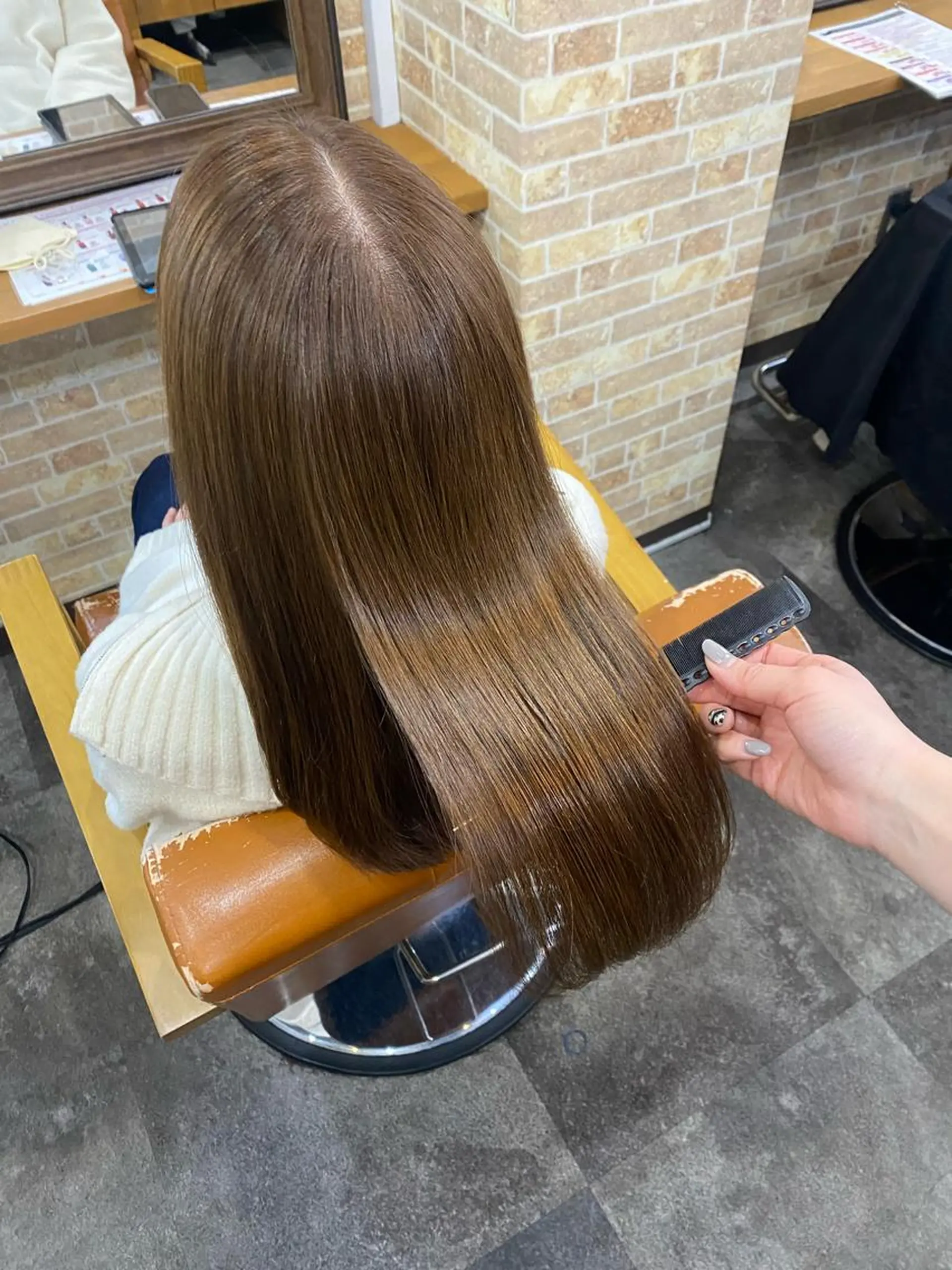 セミロング ヘアカラー トリートメント 髪質改善 🤍erikaのヘアスタイル
