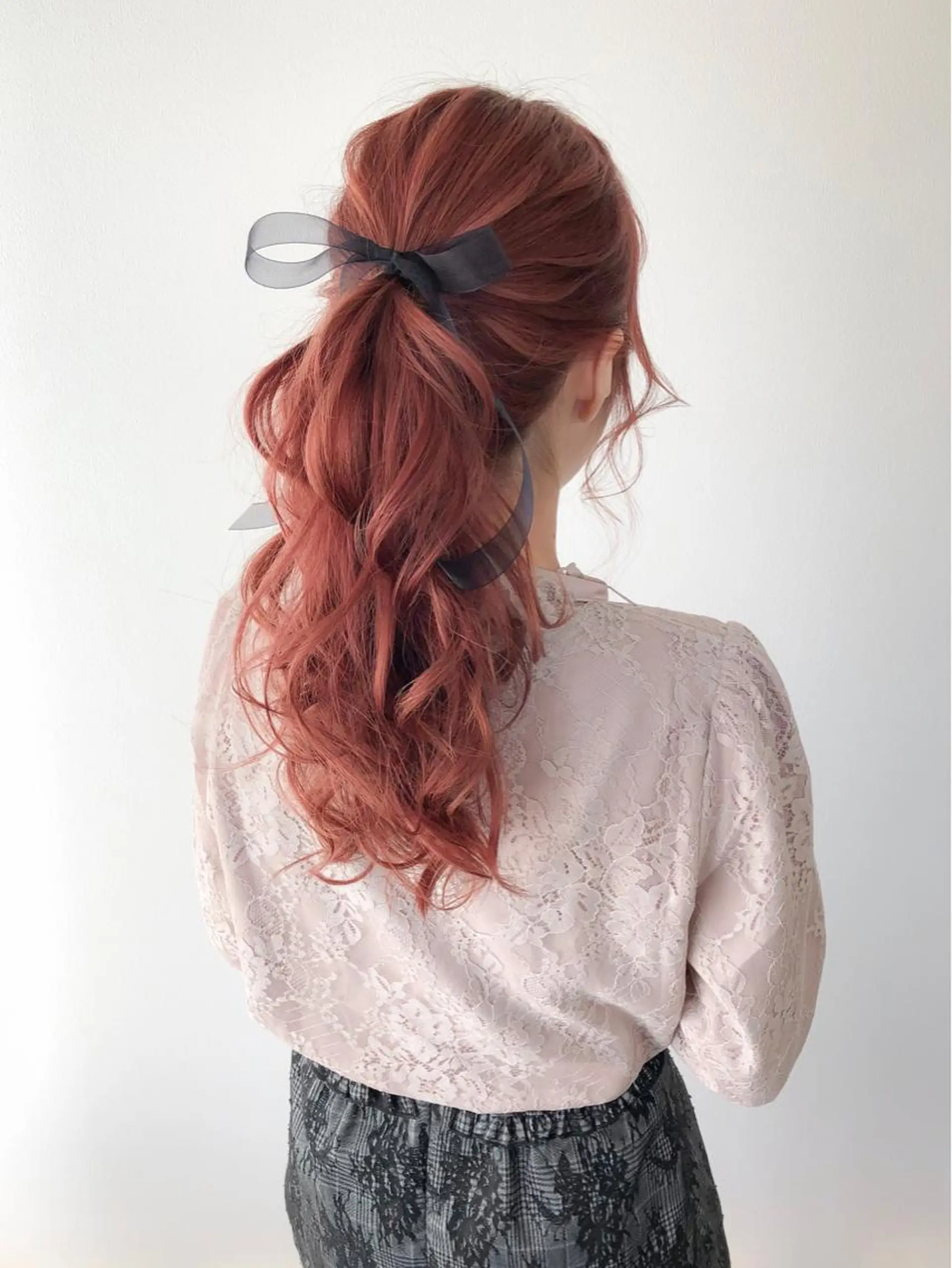 ロング カラー ヘアアレンジ ポニーテール ヘアカラー トリートメント autre所属・大久保 ひでなりのヘアスタイル