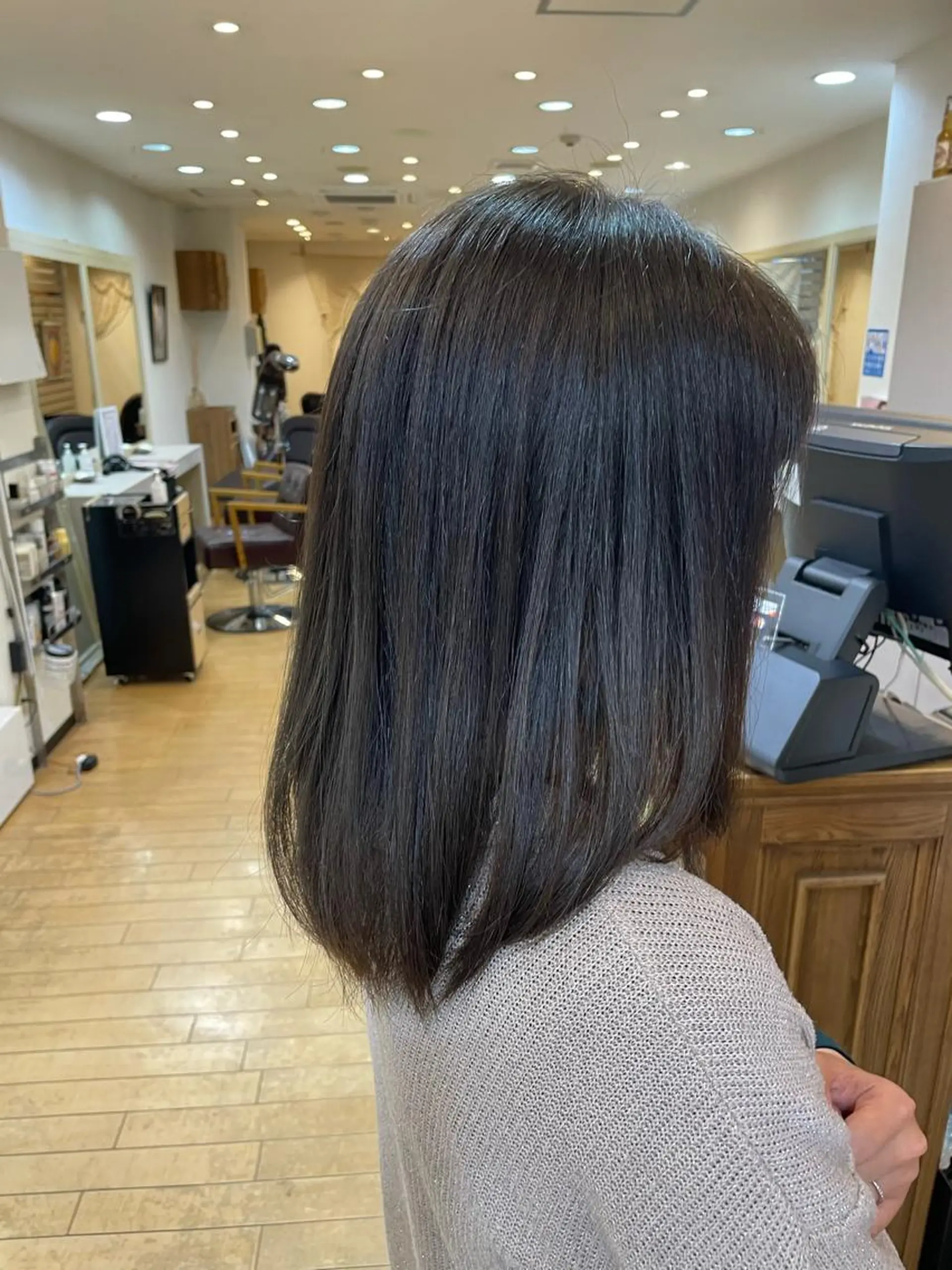 セミロング 山本 眞白のヘアスタイル