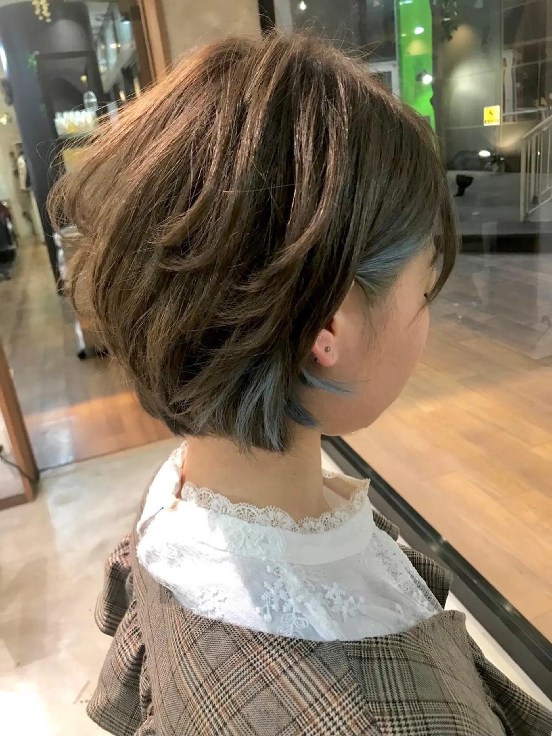 ショート カラー アッシュ ブルーカラー ネイビーカラー シルバー ヘアカラー トリートメント 松村 崇弘のヘアスタイル