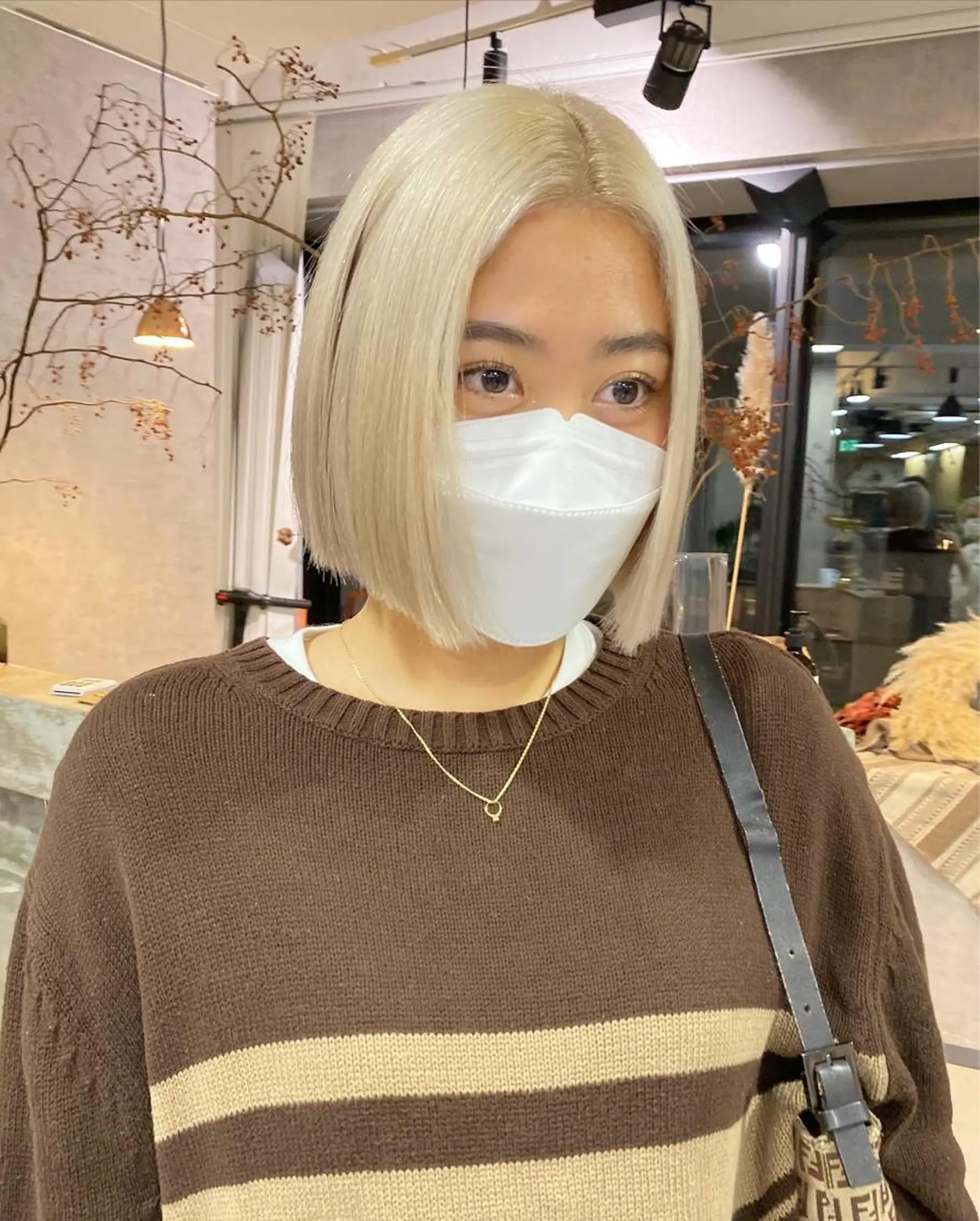 ショート カラー ブロンド ホワイトブロンド ヘアカラー トリートメント 髙橋 玲渚のヘアスタイル