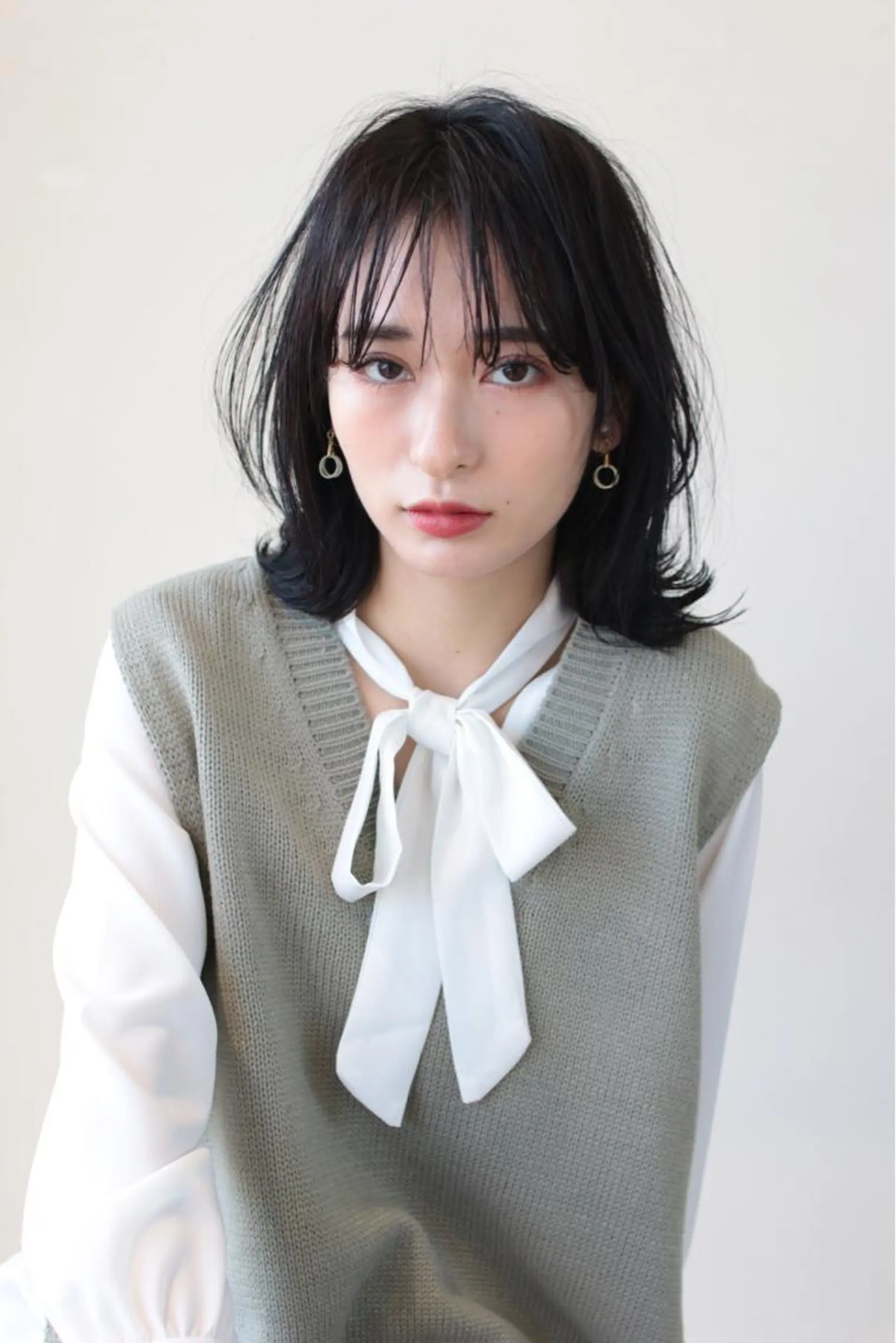 ミディアム 外ハネヘア 中東 真子のヘアスタイル