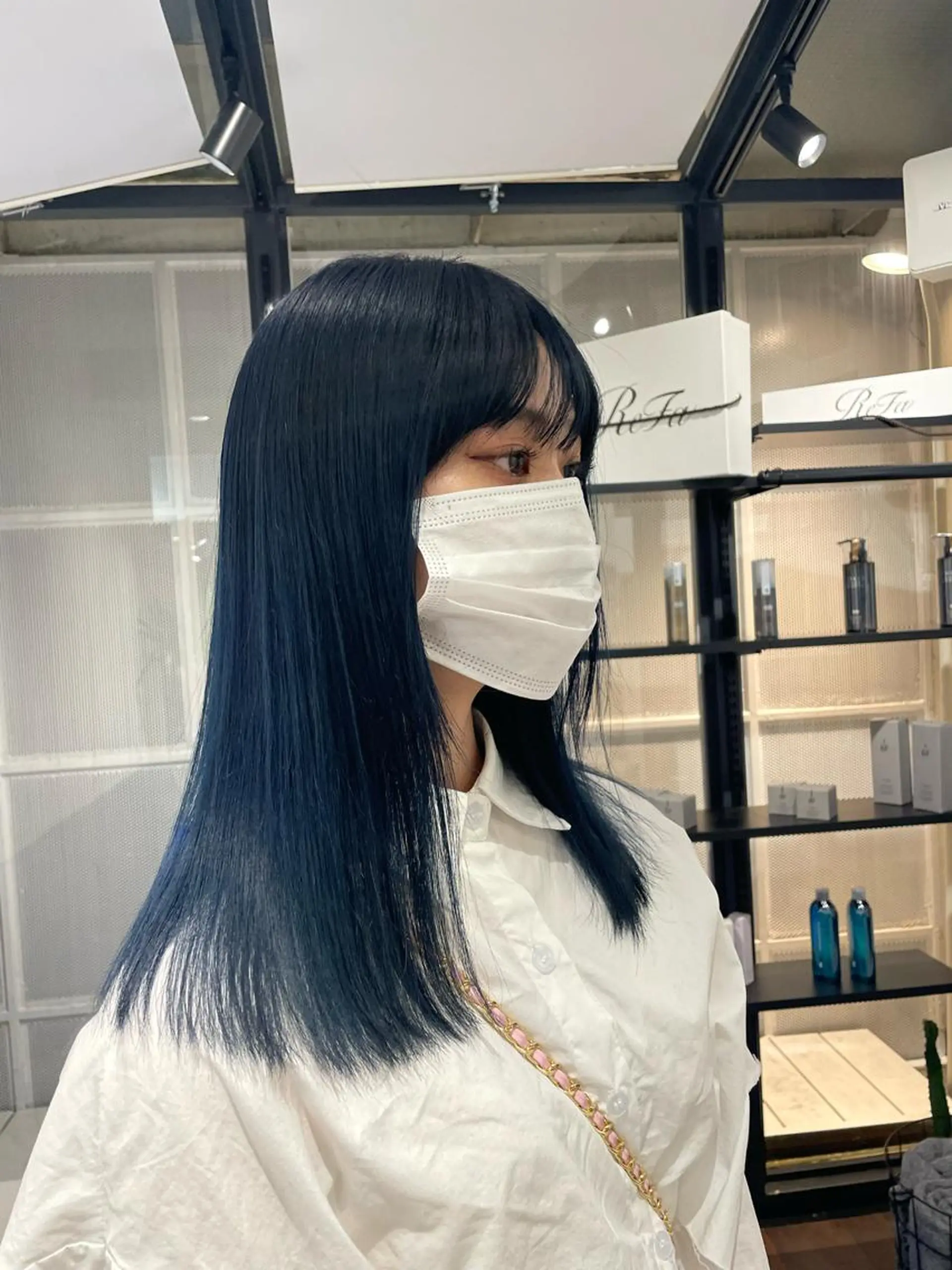 セミロング カラー ブリーチ ブルーカラー 透明感ハイトーン ×パーマ/mikuのヘアスタイル