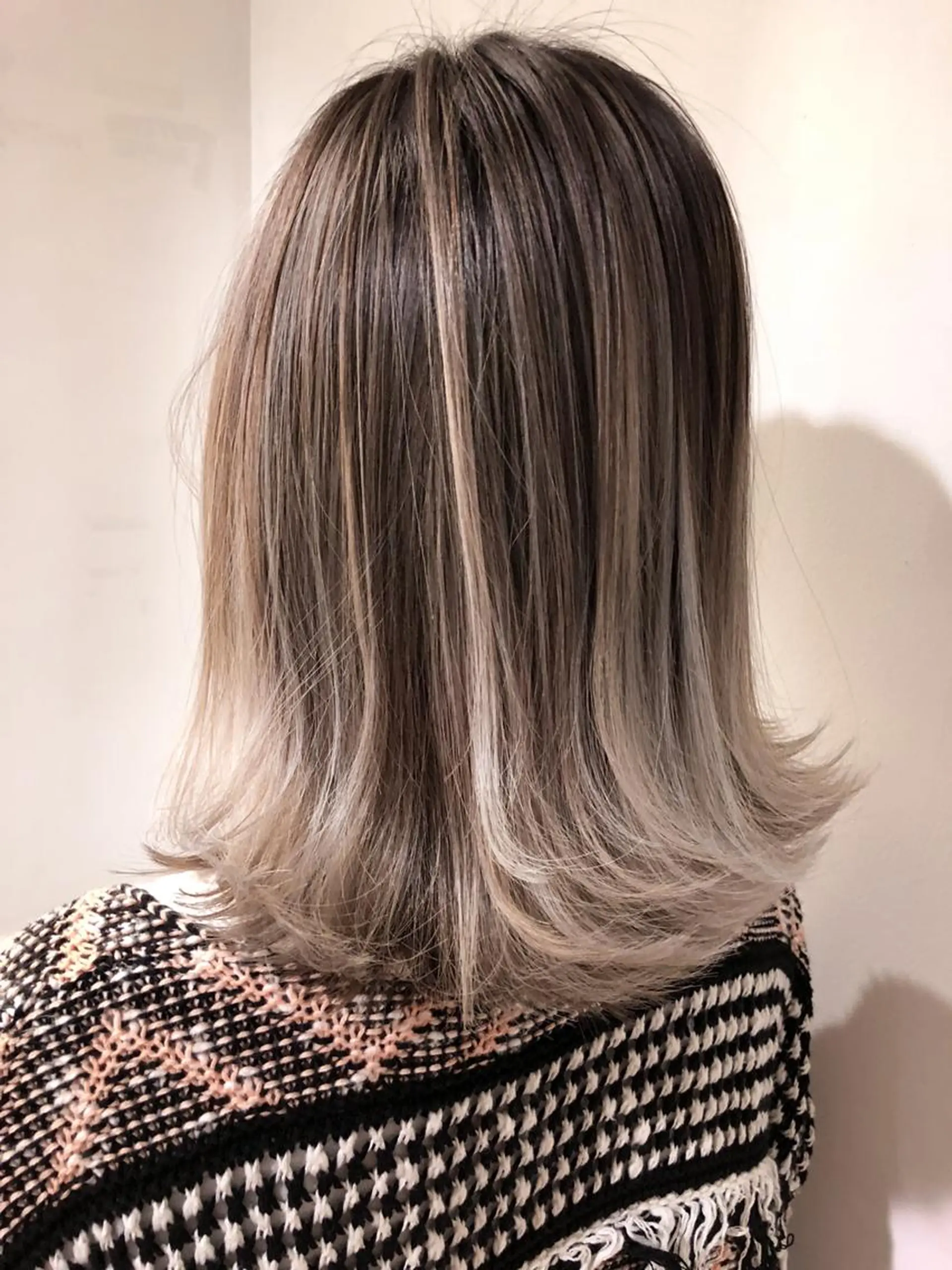 ミディアム カラー グラデーションカラー ハイライトカラー ハイライト WONK. ウォンク 心斎橋のヘアスタイル