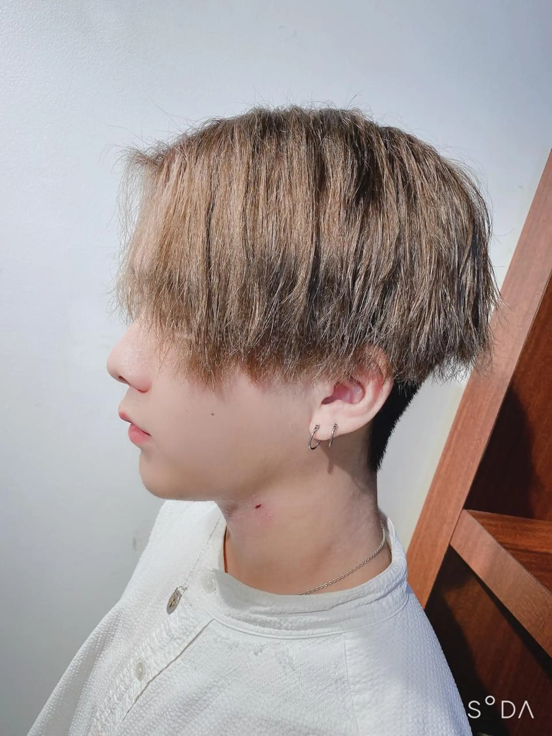 セミロング カラー パーマ ヘアアレンジ メンズ メンズバレイヤージュ メンズブリーチ メンズハイトーン バレイヤージュ ベージュカラー カット ヘアカラー ⚠️激安ブリーチで 後悔してる方へ⚠️のヘアスタイル