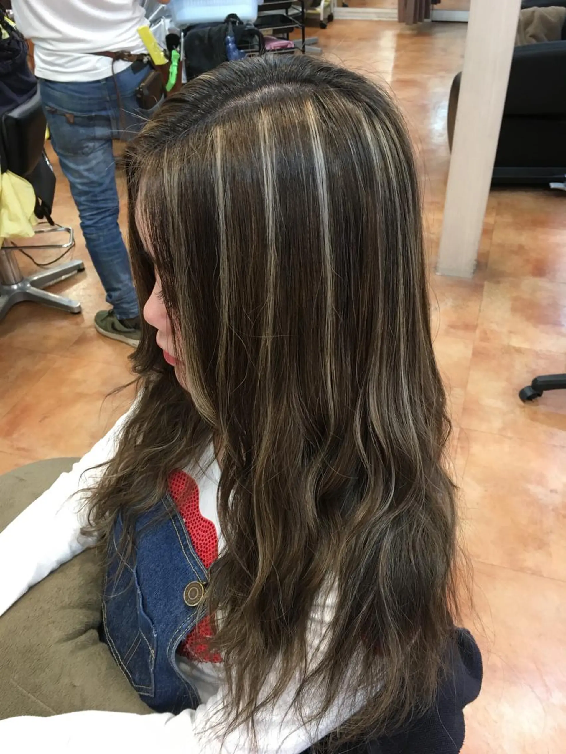 ロング 3Dハイライト ハイライト ヘアカラー トリートメント LOCO Ko-kiのヘアスタイル