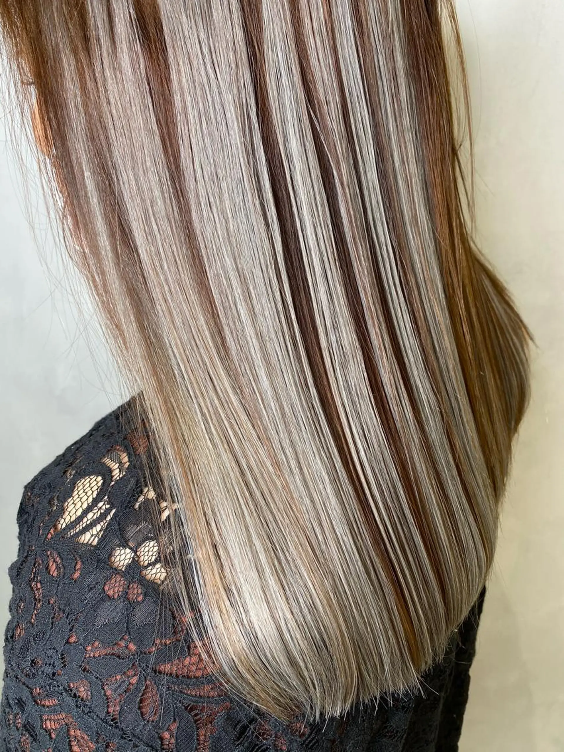ロング カラー シールエクステ インナーカラー シルバー エクステ エクステ 渡辺　亮/ ハイライト/髪質改善のヘアスタイル