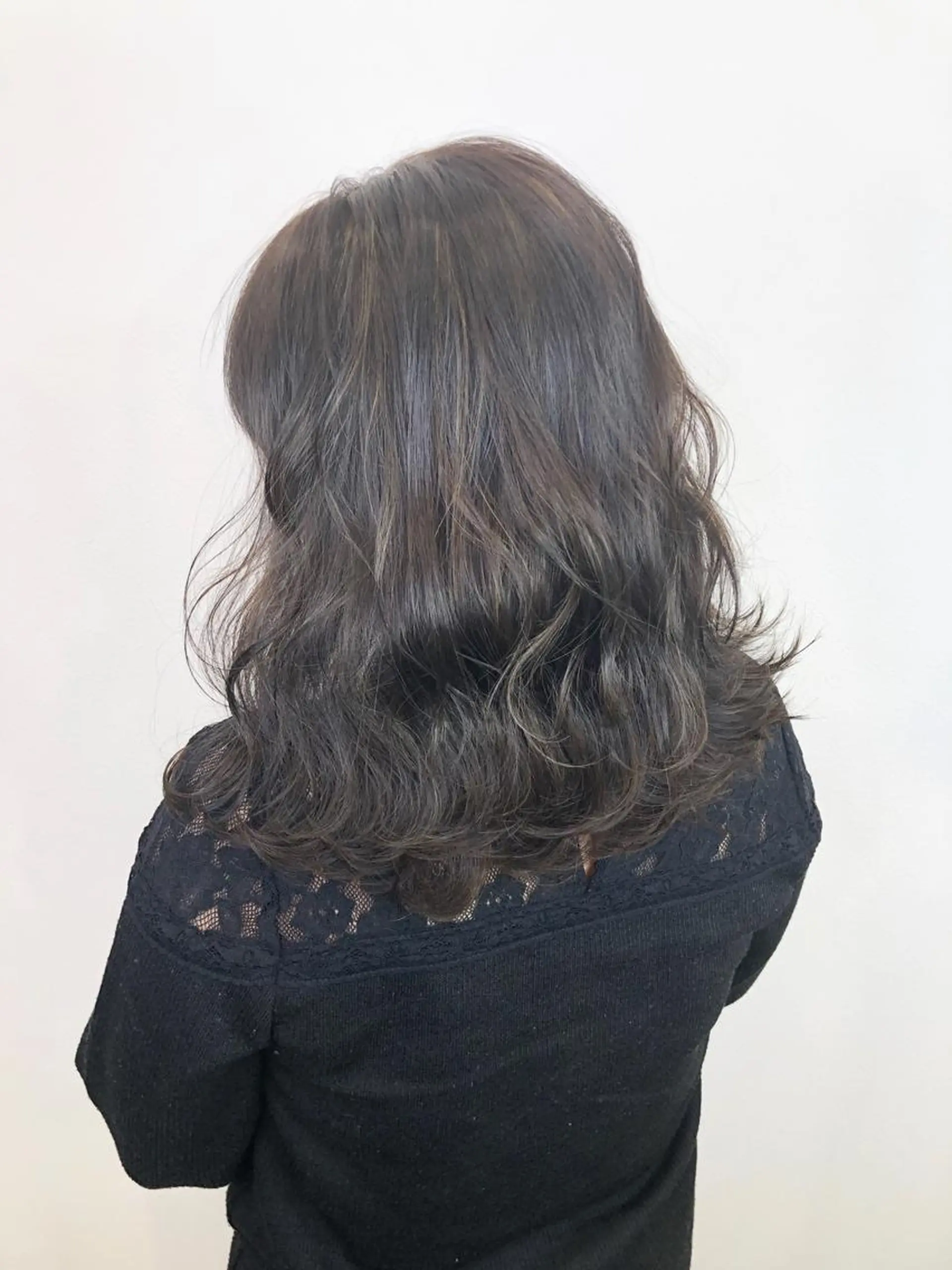 ロング ハイライト a .のヘアスタイル