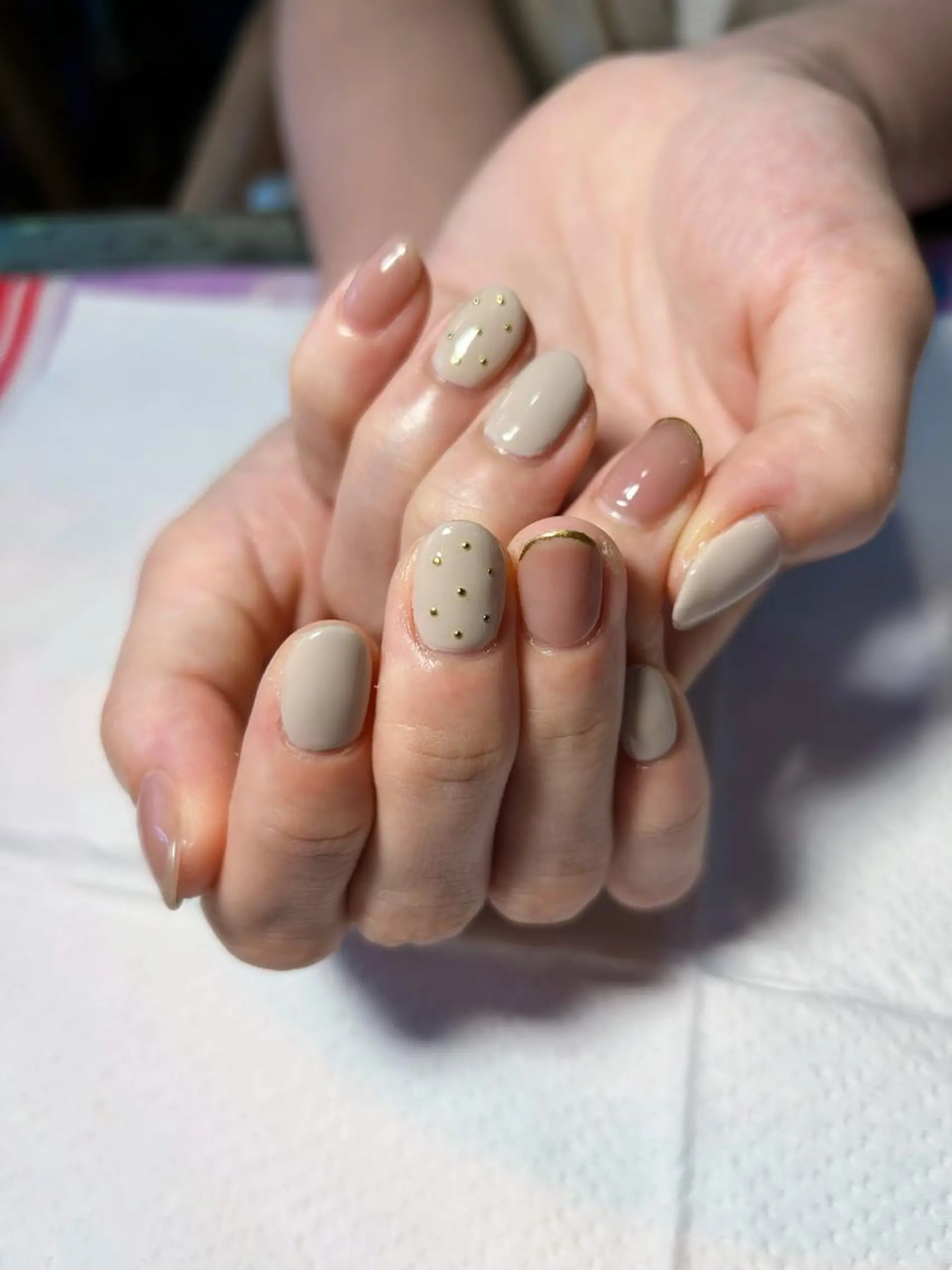 ネイル アートネイル ゴールド オフィスネイル シンプルネイル ハンドネイル ハンドケア Ainchi nail所属・＊ misa ＊のネイルデザイン