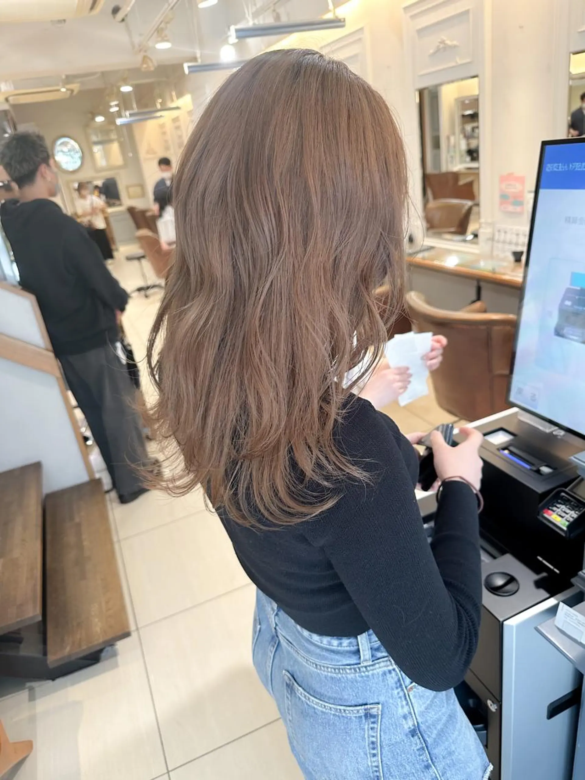 ロング カラー ベージュカラー ダブルカラー ミルクティーベージュ ロング ヘアカラー ✨カラー支持No.1 🧸ワキ カナコ🧸のヘアスタイル