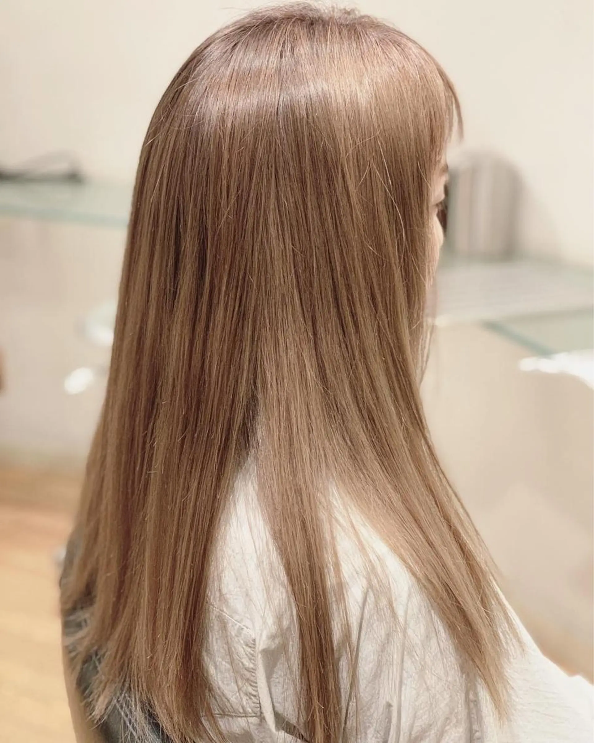 ロング カラー ブリーチ トリートメント ヘアカラー brut(ブリュット)所属・秋葉 一郎のヘアスタイル