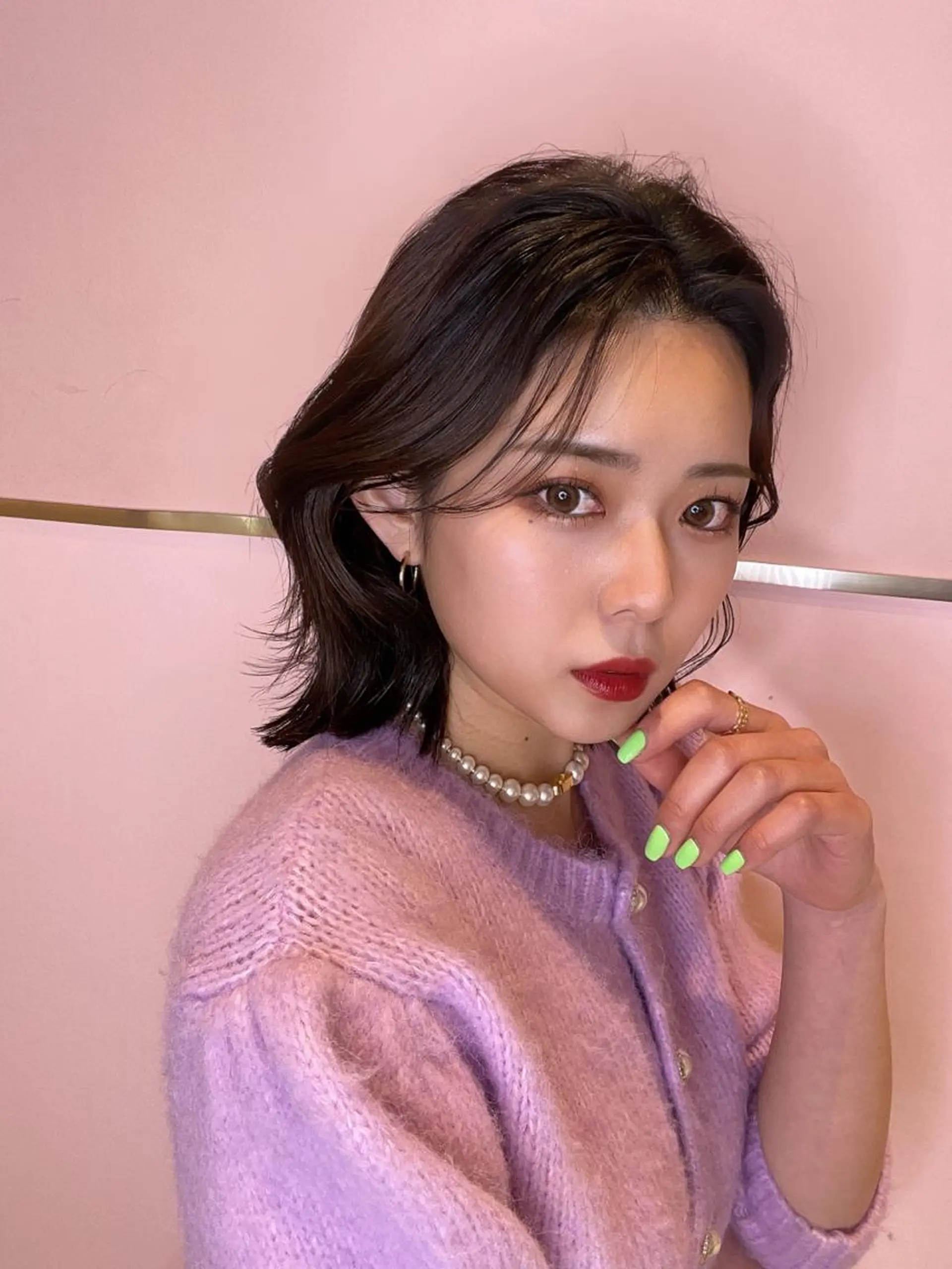 ミディアム ボブ くびれヘア かきあげバング 似合わせカット 小顔カット カット ヘアカラー トリートメント ボブパーマ ウルフパーマのヘアスタイル