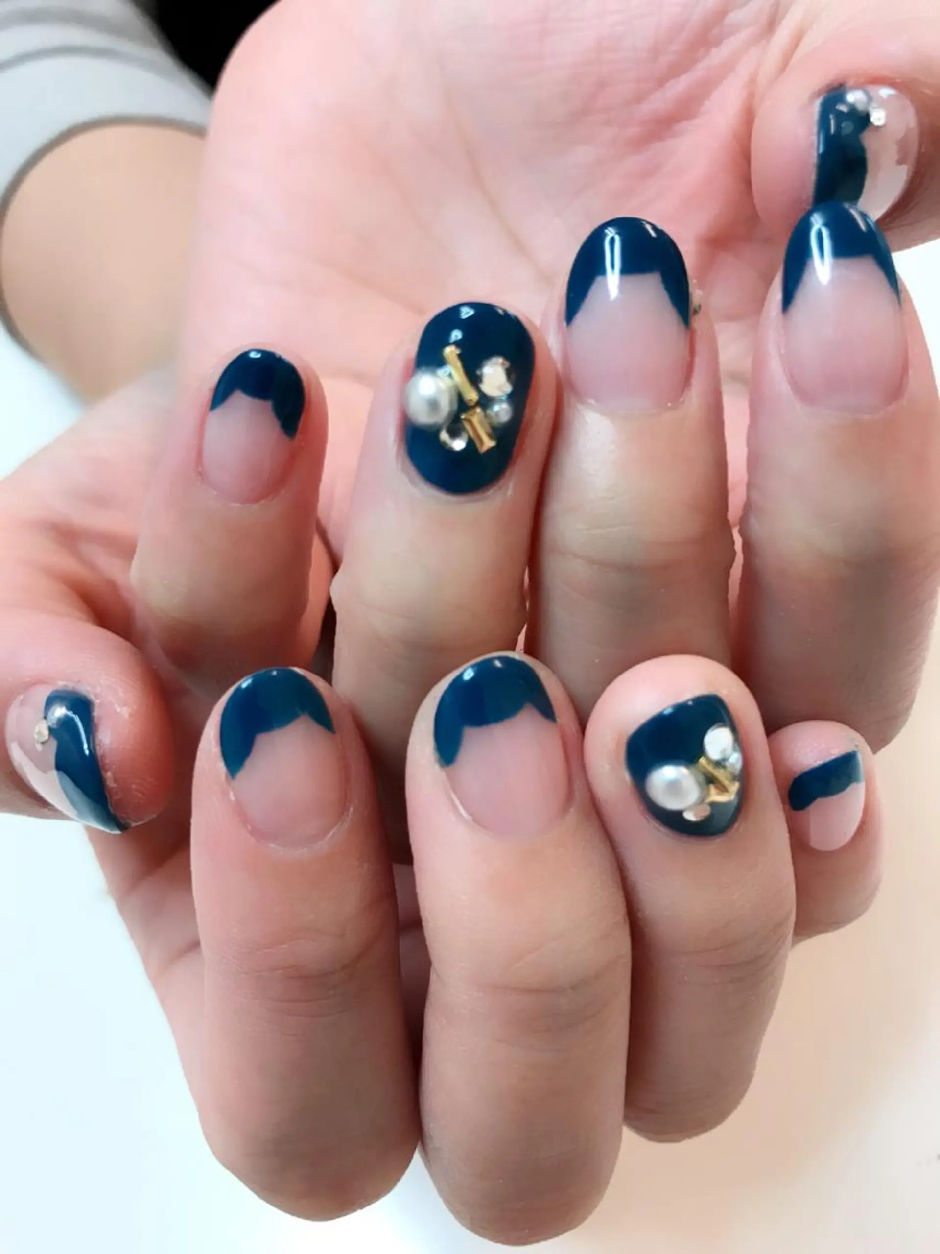セミロング カラー パーマ ヘアアレンジ ネイル マツエク・マツパ フレンチネイル Sunny side nailのネイルデザイン