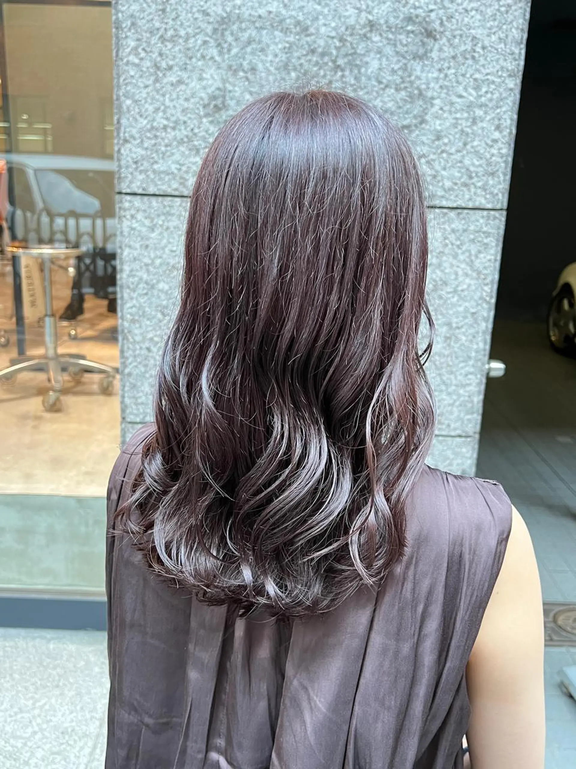 ロング カラー グレージュ ラベンダーカラー ラベンダーグレージュ ラベンダーグレー カット ヘアカラー トリートメント ノイシキ サキのヘアスタイル