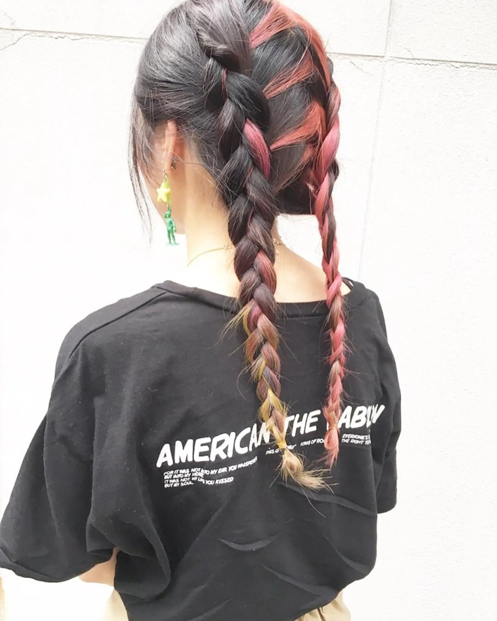 ロング カラー ブリーチ、パーマ 西部笑のヘアスタイル