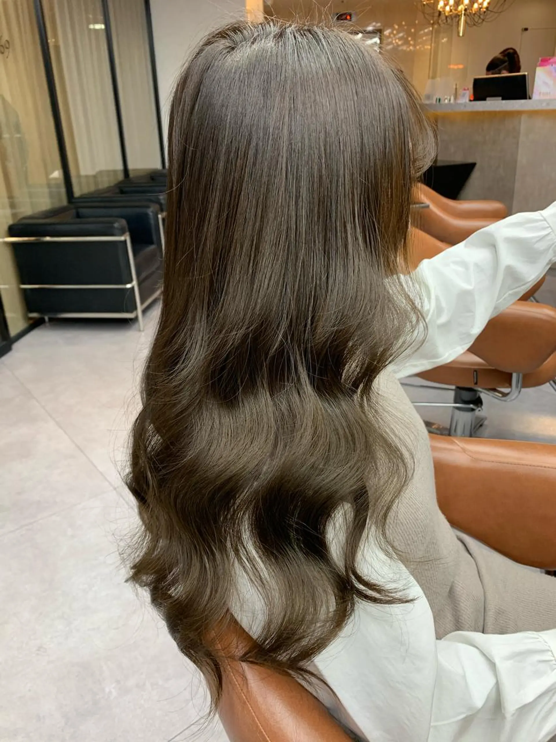 セミロング カラー ヘアアレンジ 心斎橋🤍韓国風🤍 Mamiのヘアスタイル