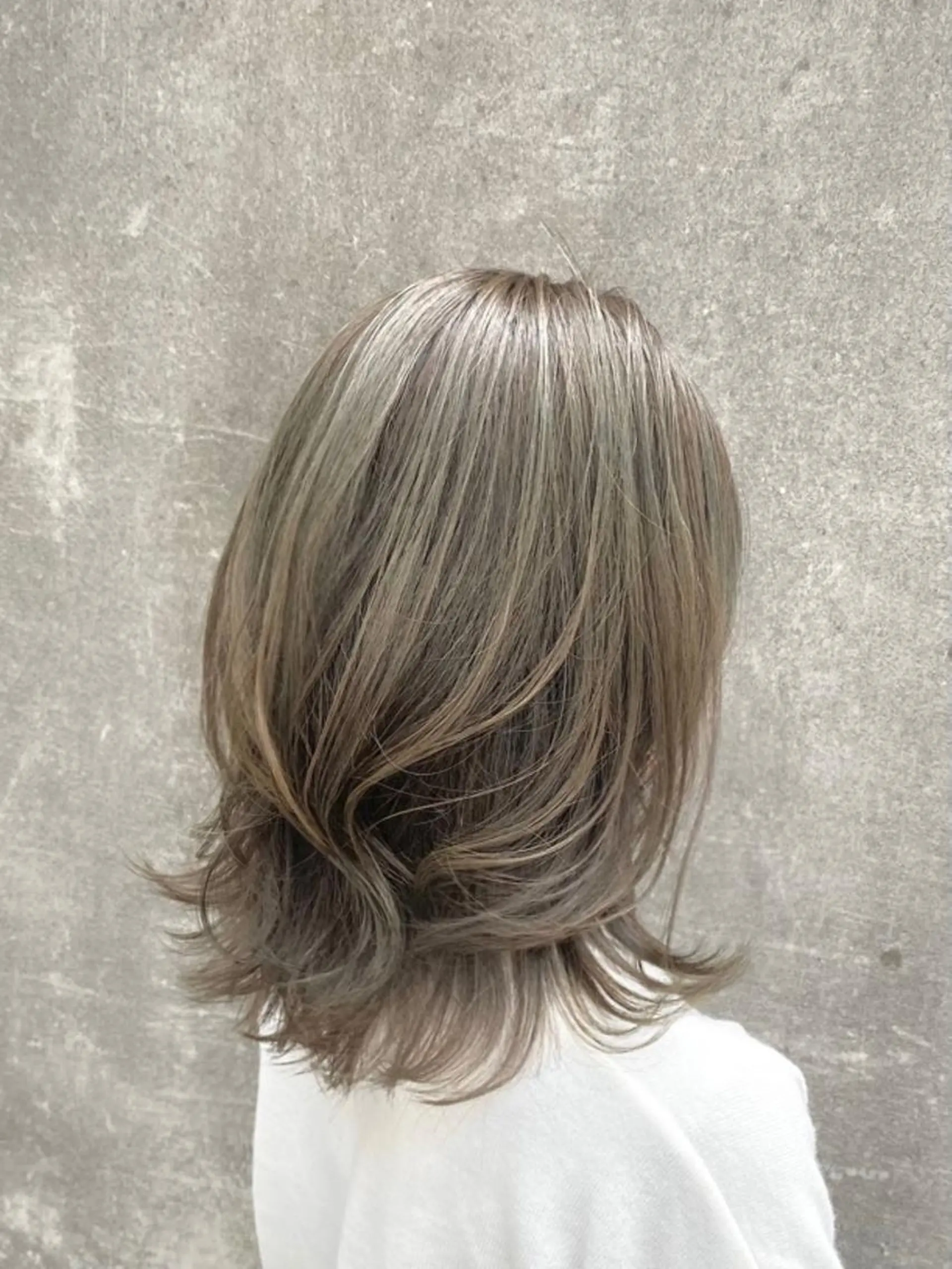 ミディアム カット ヘアカラー トリートメント motel所属・モデルや芸能人も通う ✨マンツーマンサロンのヘアスタイル