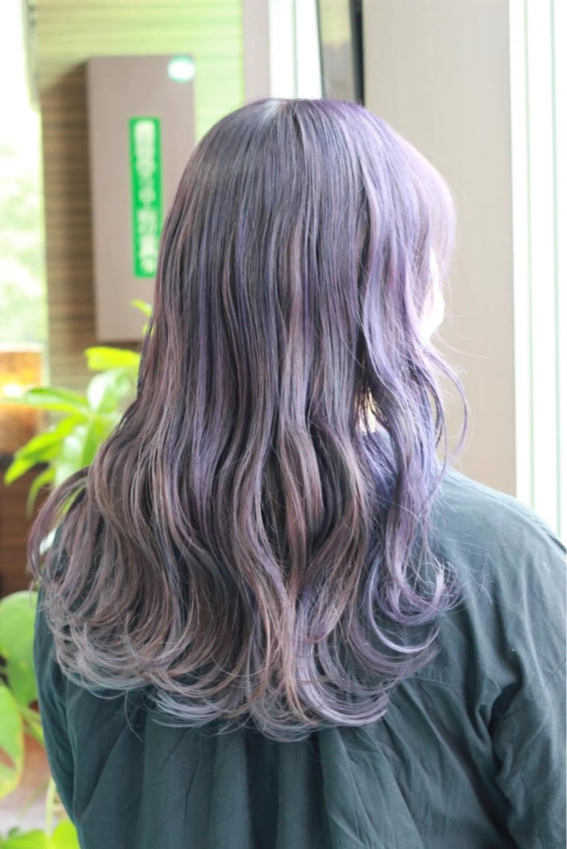 ロング カラー グレージュ ラベンダーカラー ラベンダーグレージュ ラベンダーグレー ヘアカラー Viage （ビアージュ）のヘアスタイル